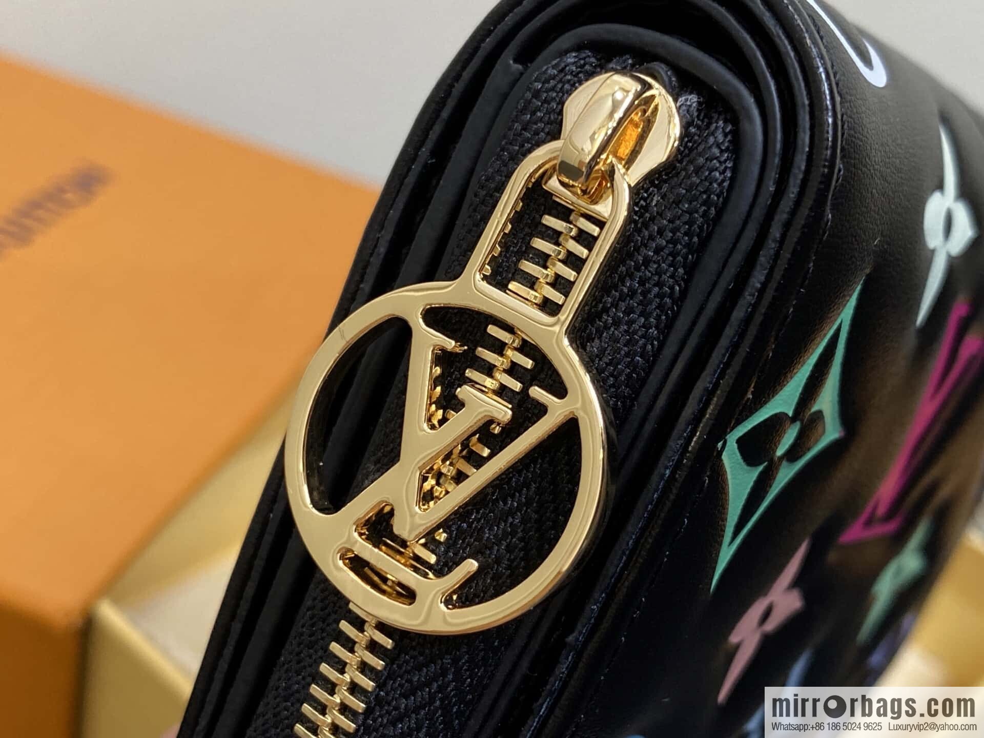 [Boutique‑grade] M13829 black silk screen, full leather single zipper short wallet