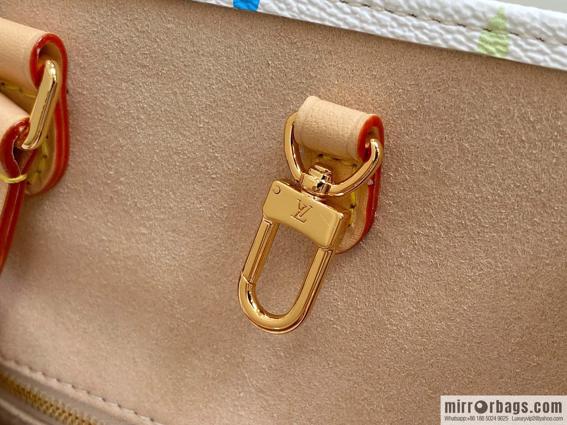 [Original order boutique] M13079 white color, square bag LV X TM ONTHEGO medium handbag