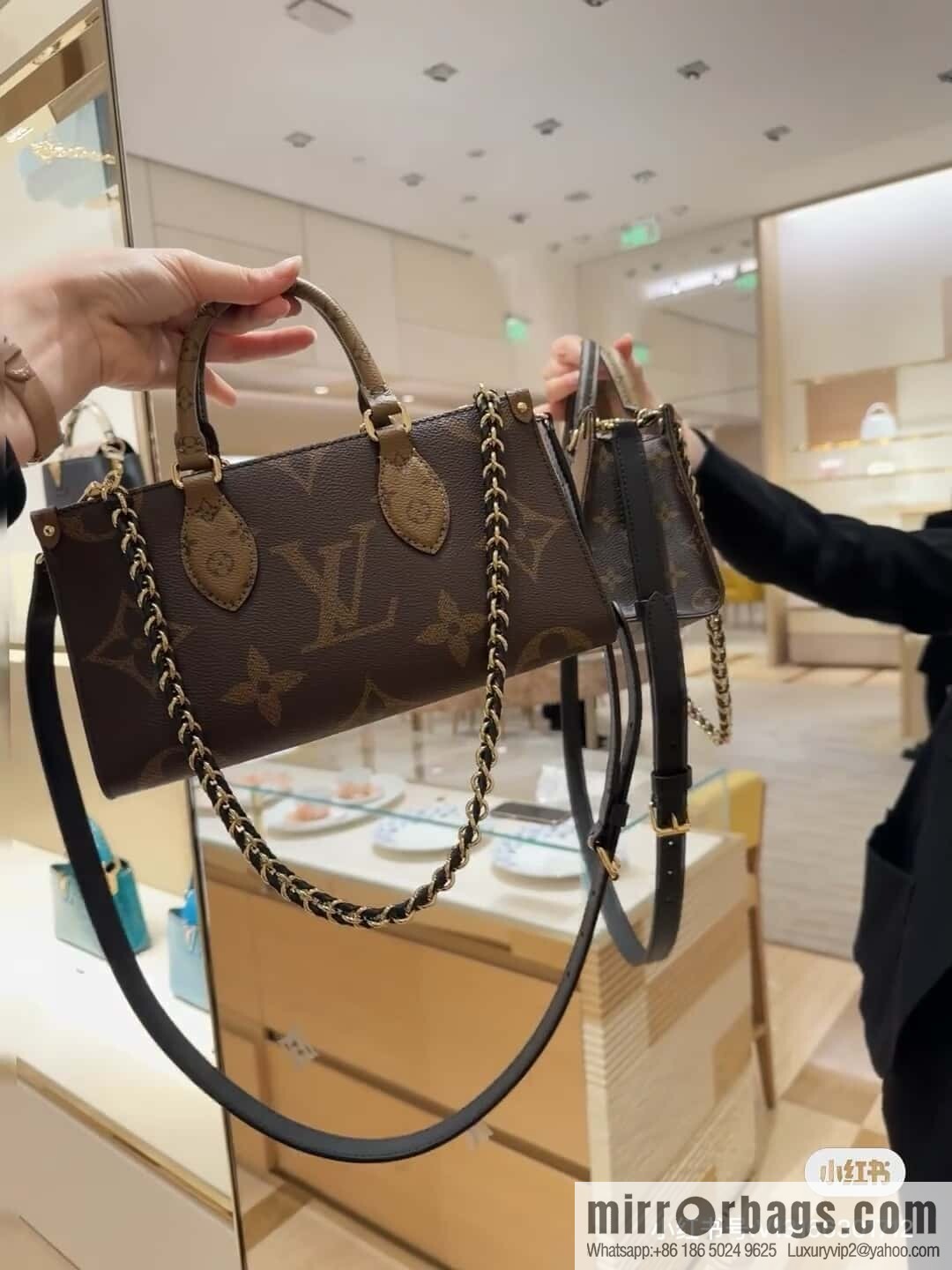 [Boutique‑grade] M14236 presbyopia/yellow flower, chain square bag ONTHEGO EAST WEST CHAIN handbag