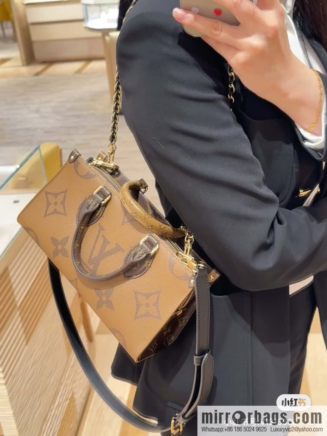 [Boutique‑grade] M14236 presbyopia/yellow flower, chain square bag ONTHEGO EAST WEST CHAIN handbag