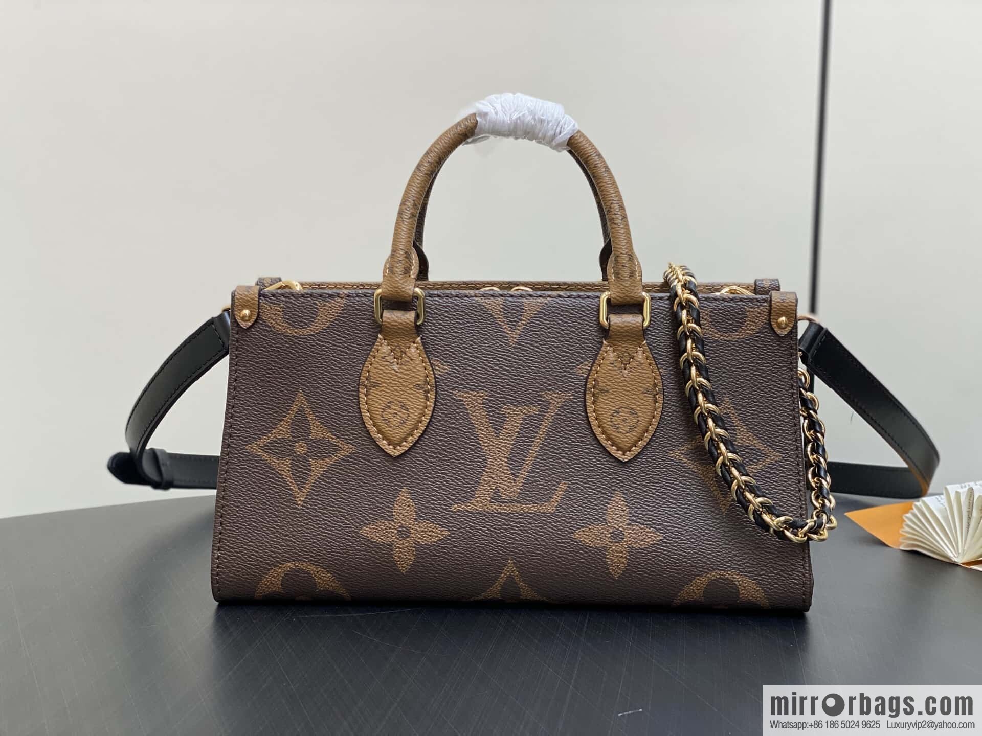 [Boutique‑grade] M14236 presbyopia/yellow flower, chain square bag ONTHEGO EAST WEST CHAIN handbag