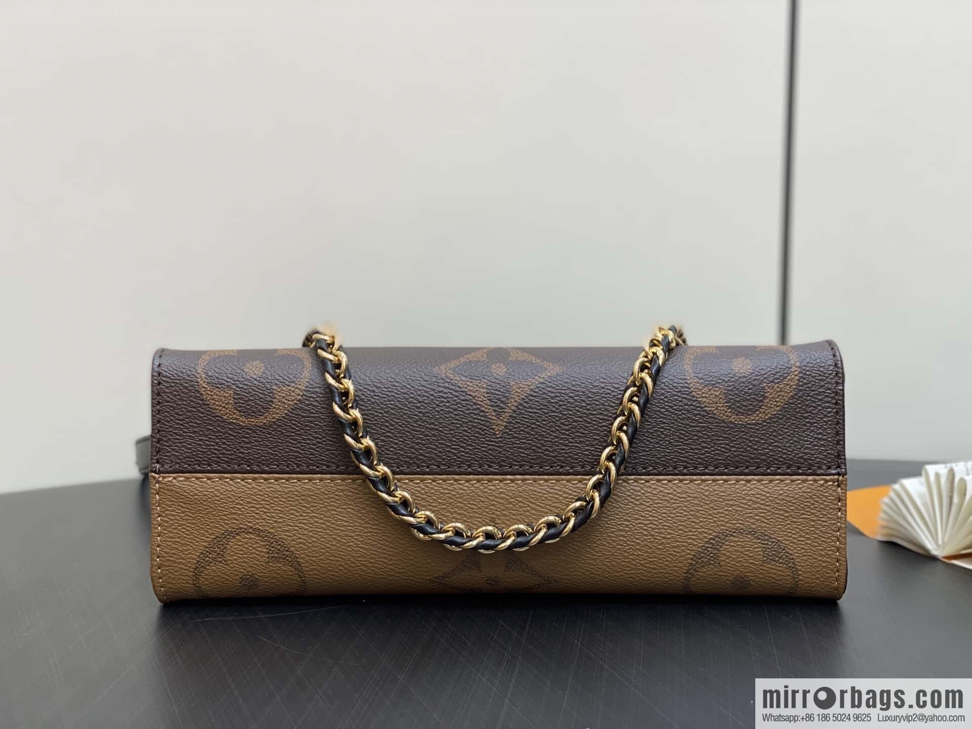 [Boutique‑grade] M14236 presbyopia/yellow flower, chain square bag ONTHEGO EAST WEST CHAIN handbag