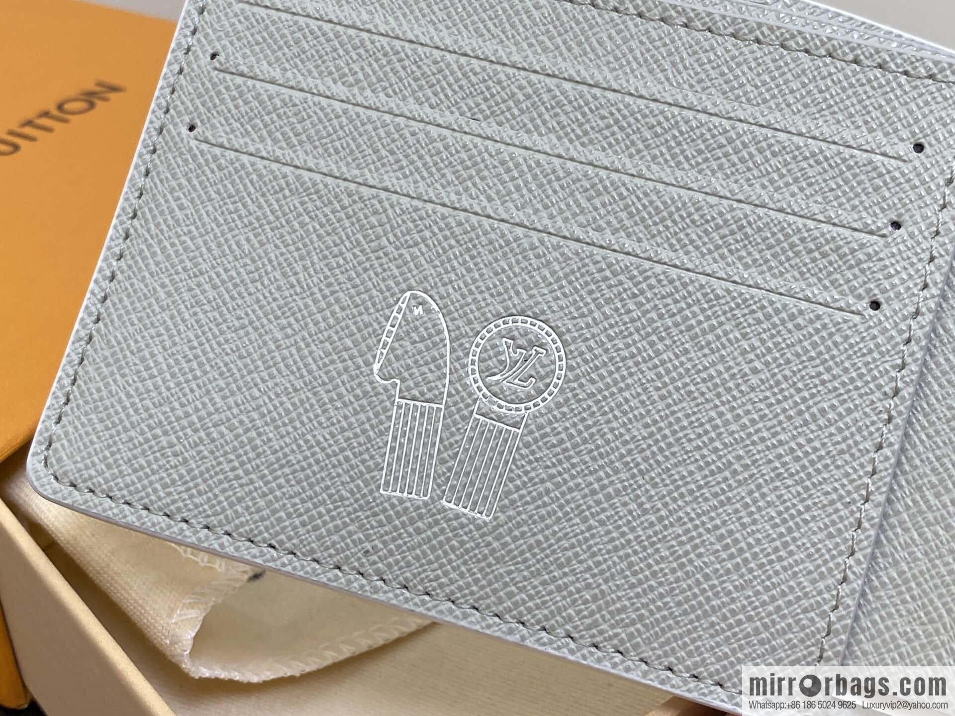 [Boutique‑grade] M14354 white gradual change short wallet suit clip MULTIPLE short wallet