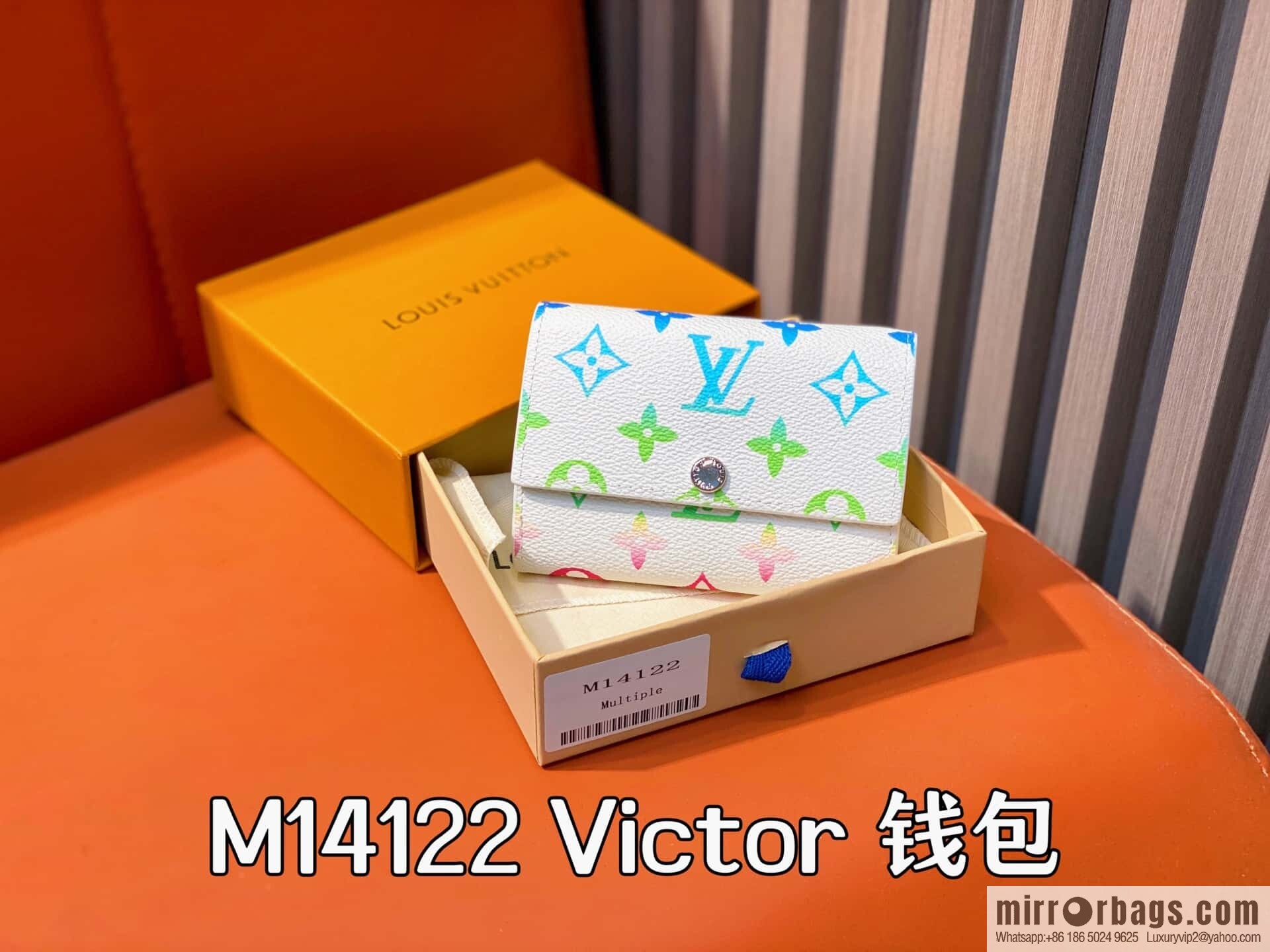 [Premium‑quality] M14122 white gradual change three fold wallet Victor wallet