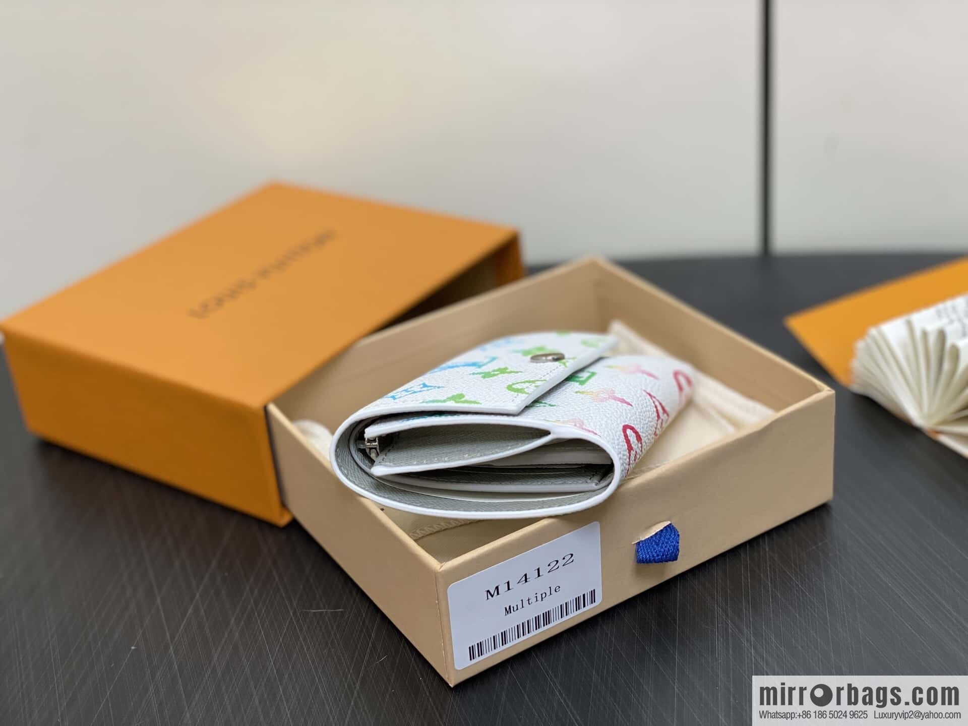 [Premium‑quality] M14122 white gradual change three fold wallet Victor wallet