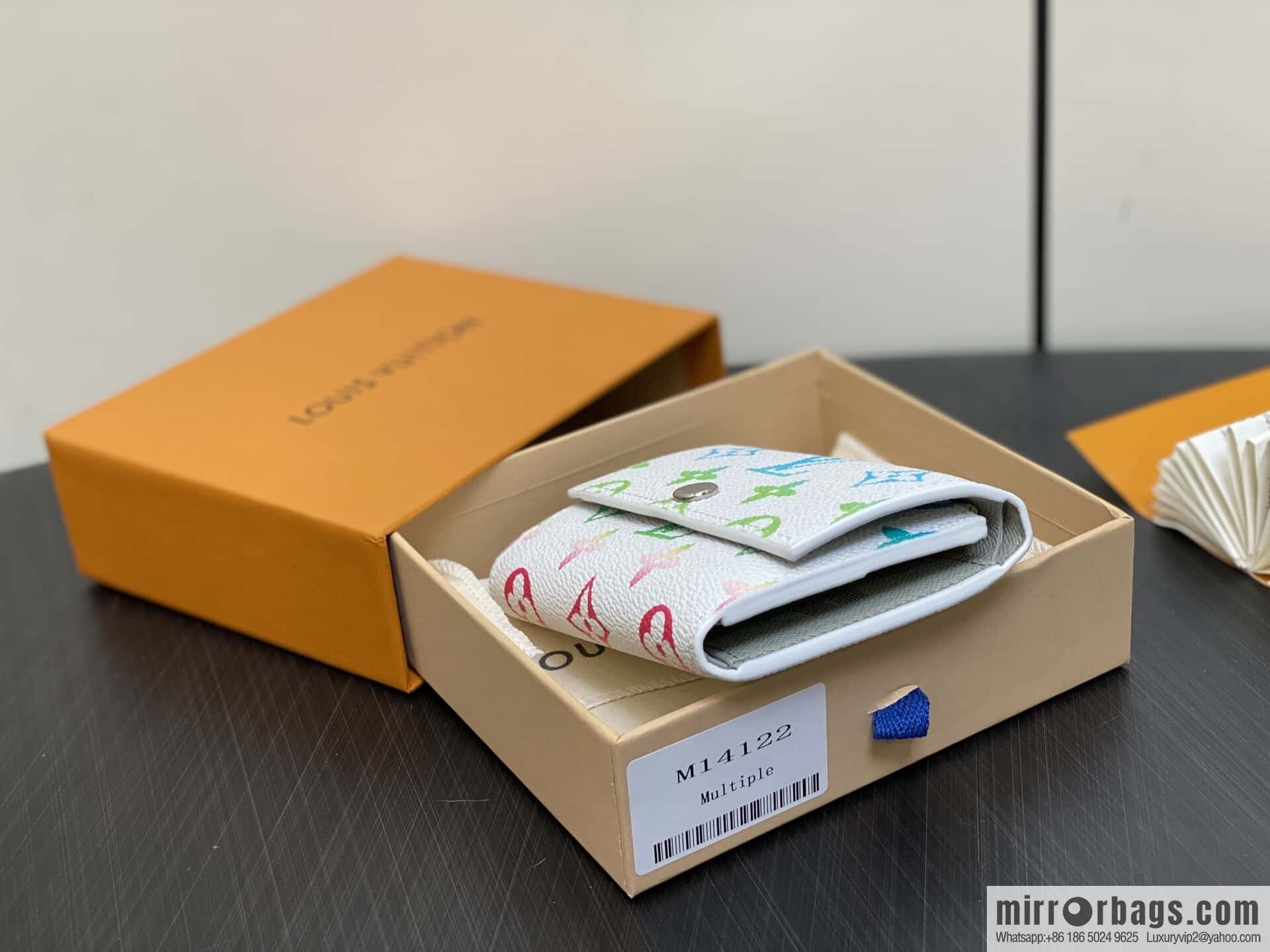 [Premium‑quality] M14122 white gradual change three fold wallet Victor wallet