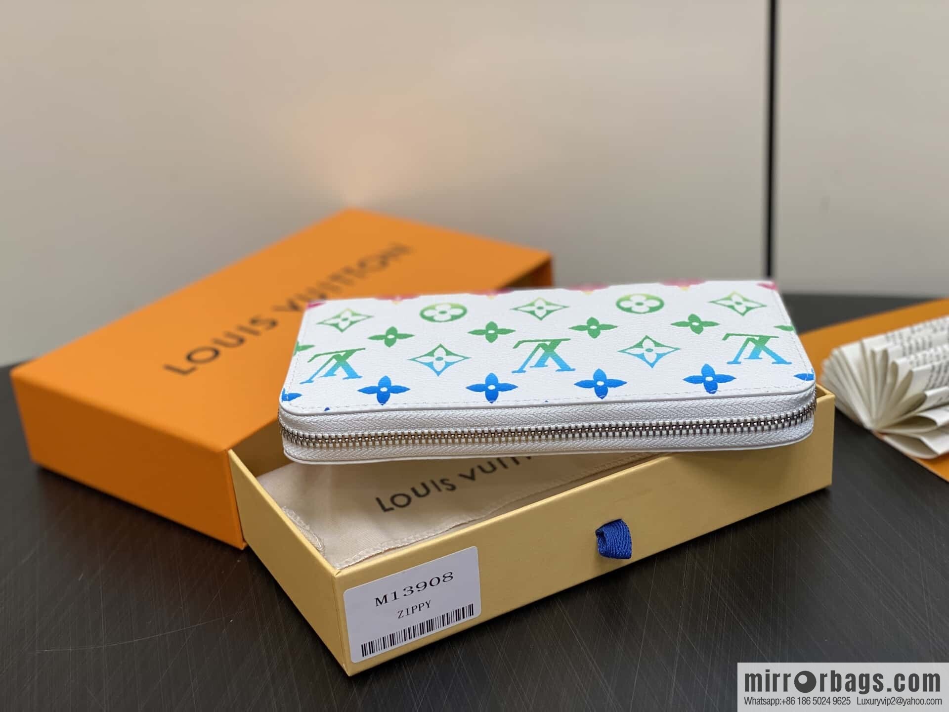 [Premium‑quality] M13908 white color gradual change single zipper wallet Zippy zipper wallet