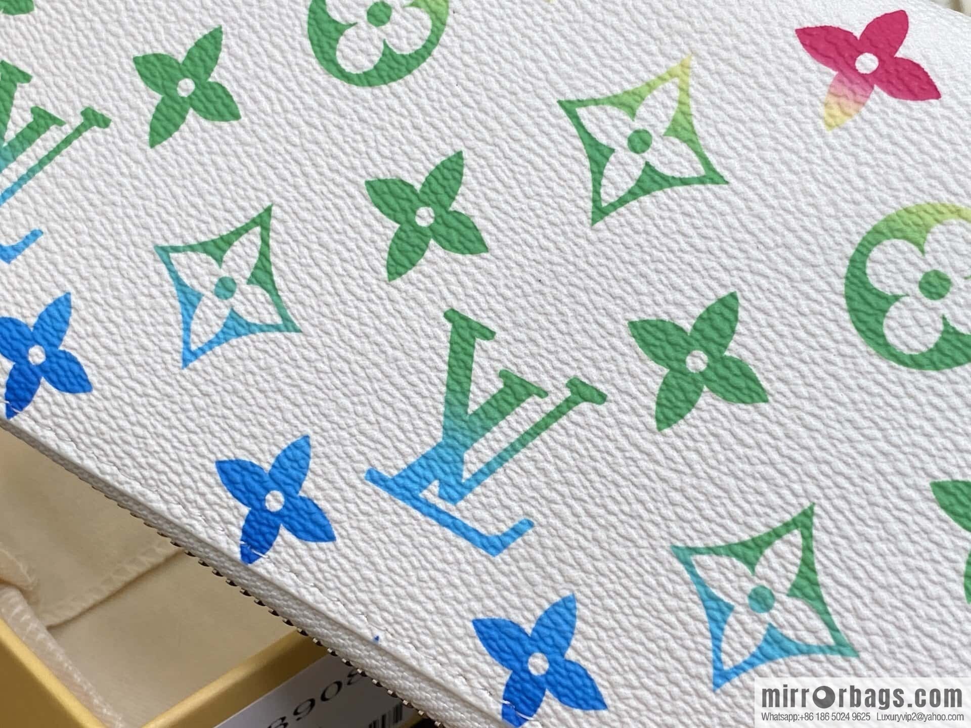[Premium‑quality] M13908 white color gradual change single zipper wallet Zippy zipper wallet
