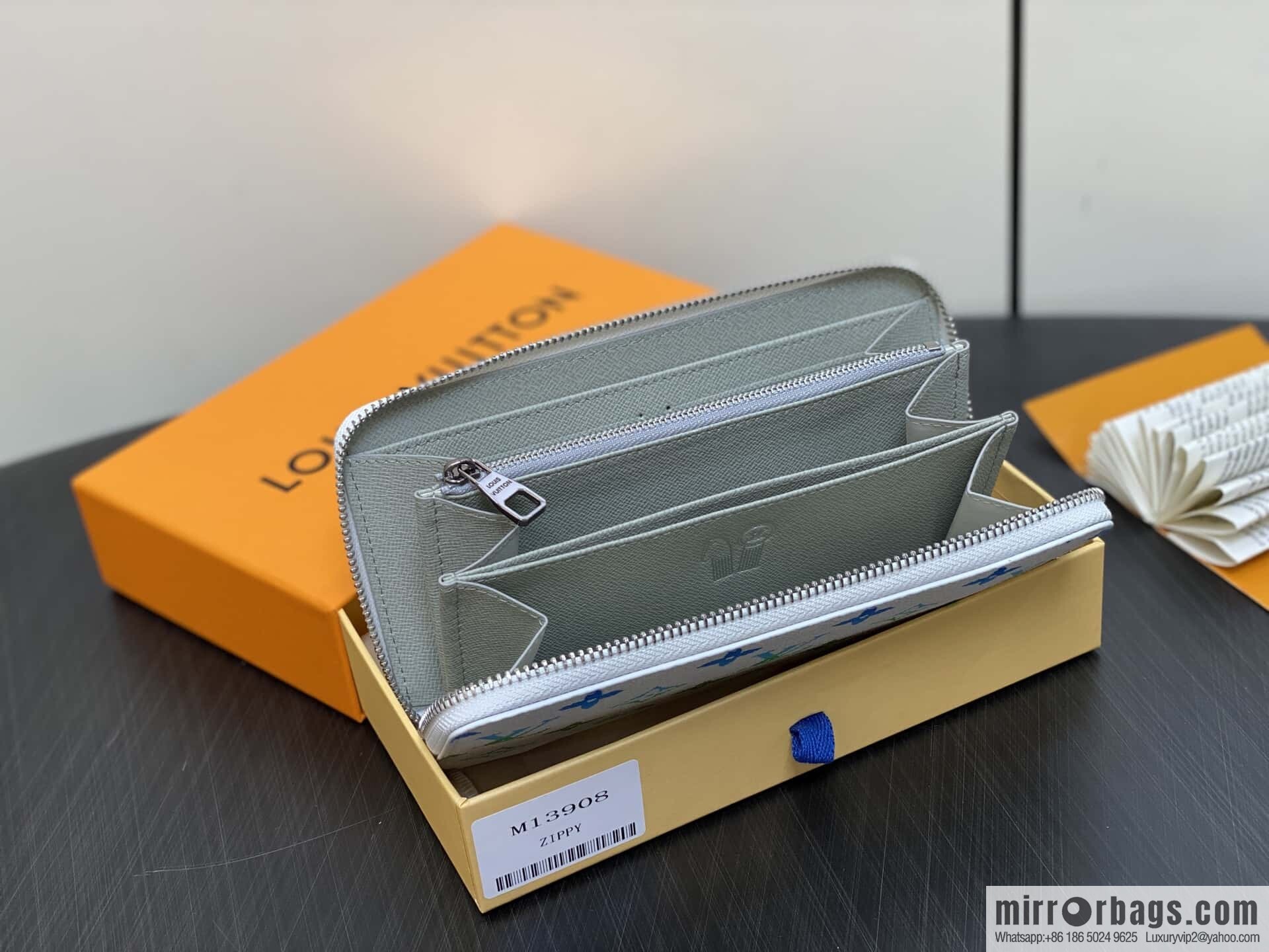 [Premium‑quality] M13908 white color gradual change single zipper wallet Zippy zipper wallet