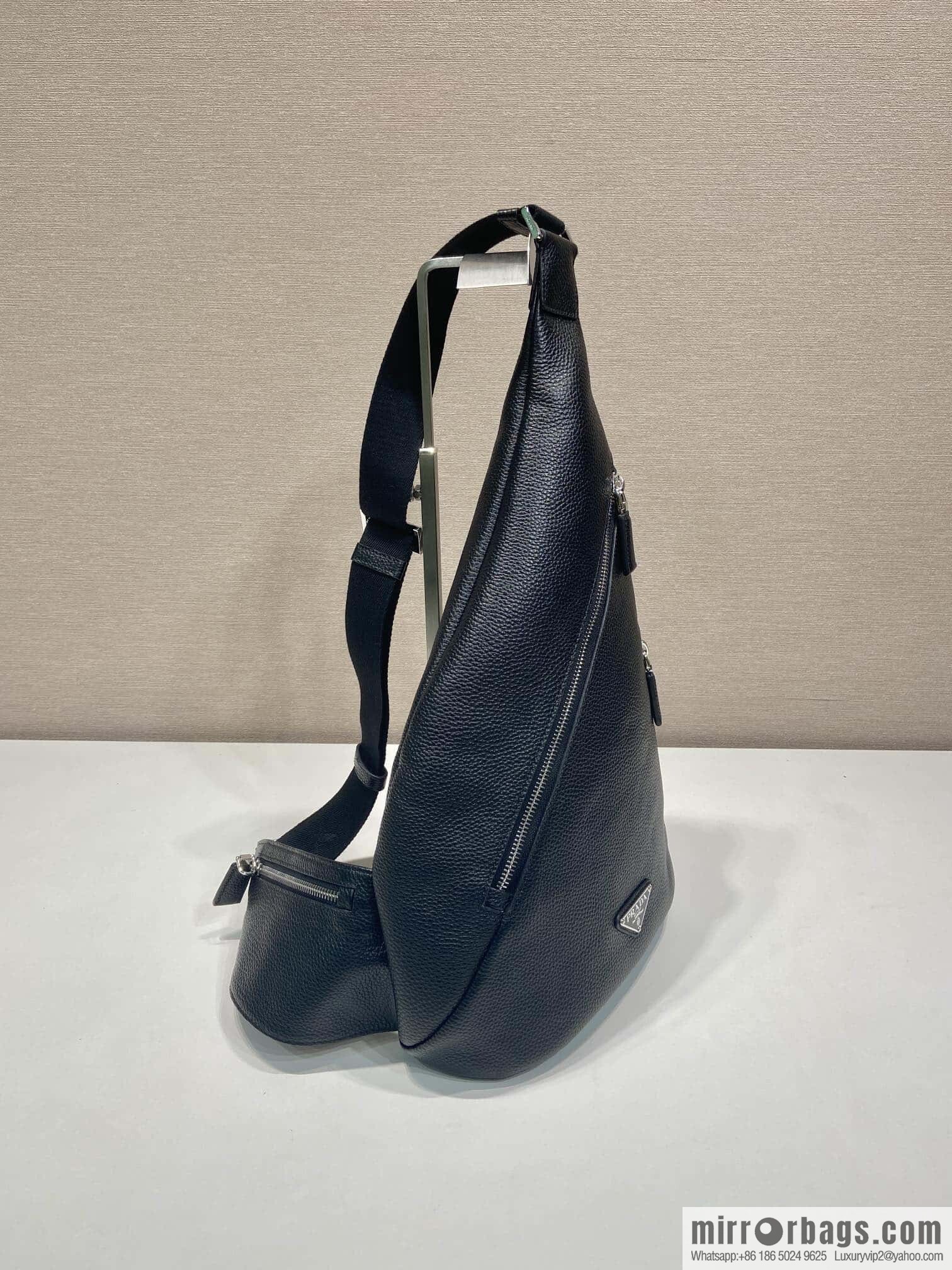 PRADA 🎉 new breast bag 🎉 2VZ092A full leather 🎉 black