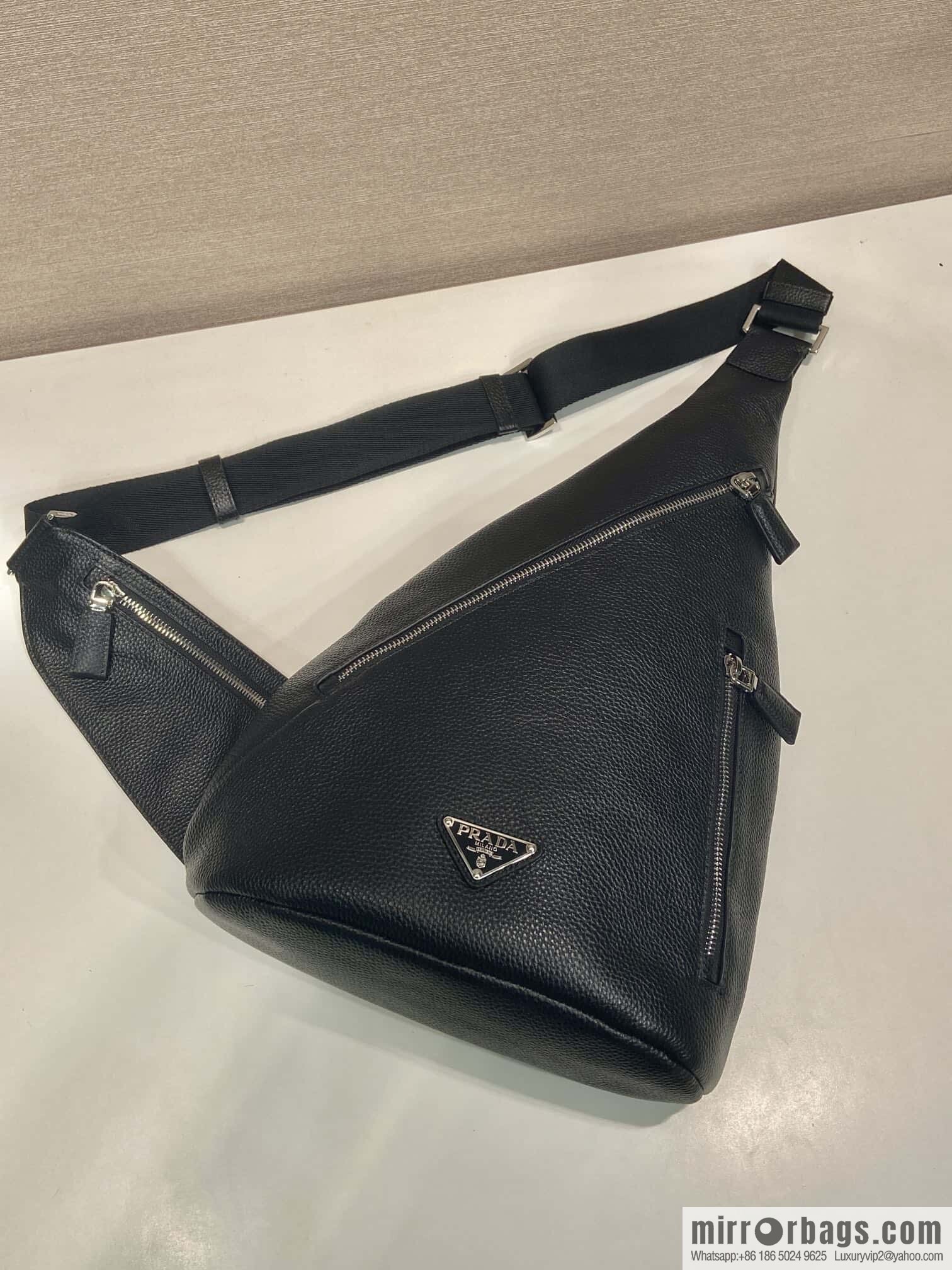PRADA 🎉 new breast bag 🎉 2VZ092A full leather 🎉 black