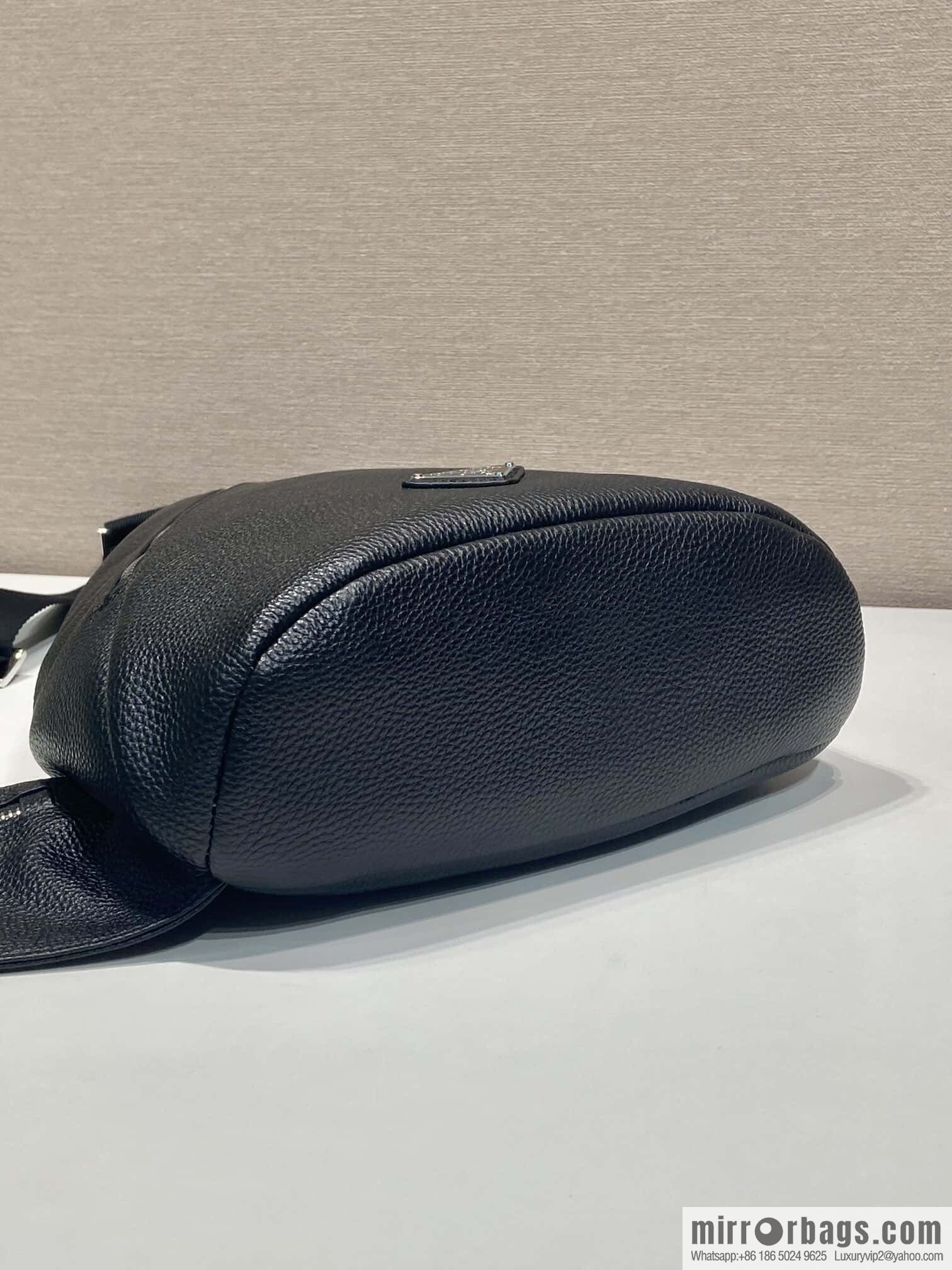 PRADA 🎉 new breast bag 🎉 2VZ092A full leather 🎉 black