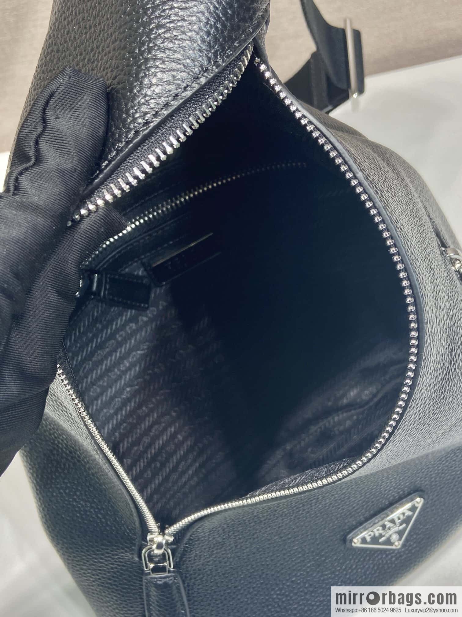 PRADA 🎉 new breast bag 🎉 2VZ092A full leather 🎉 black