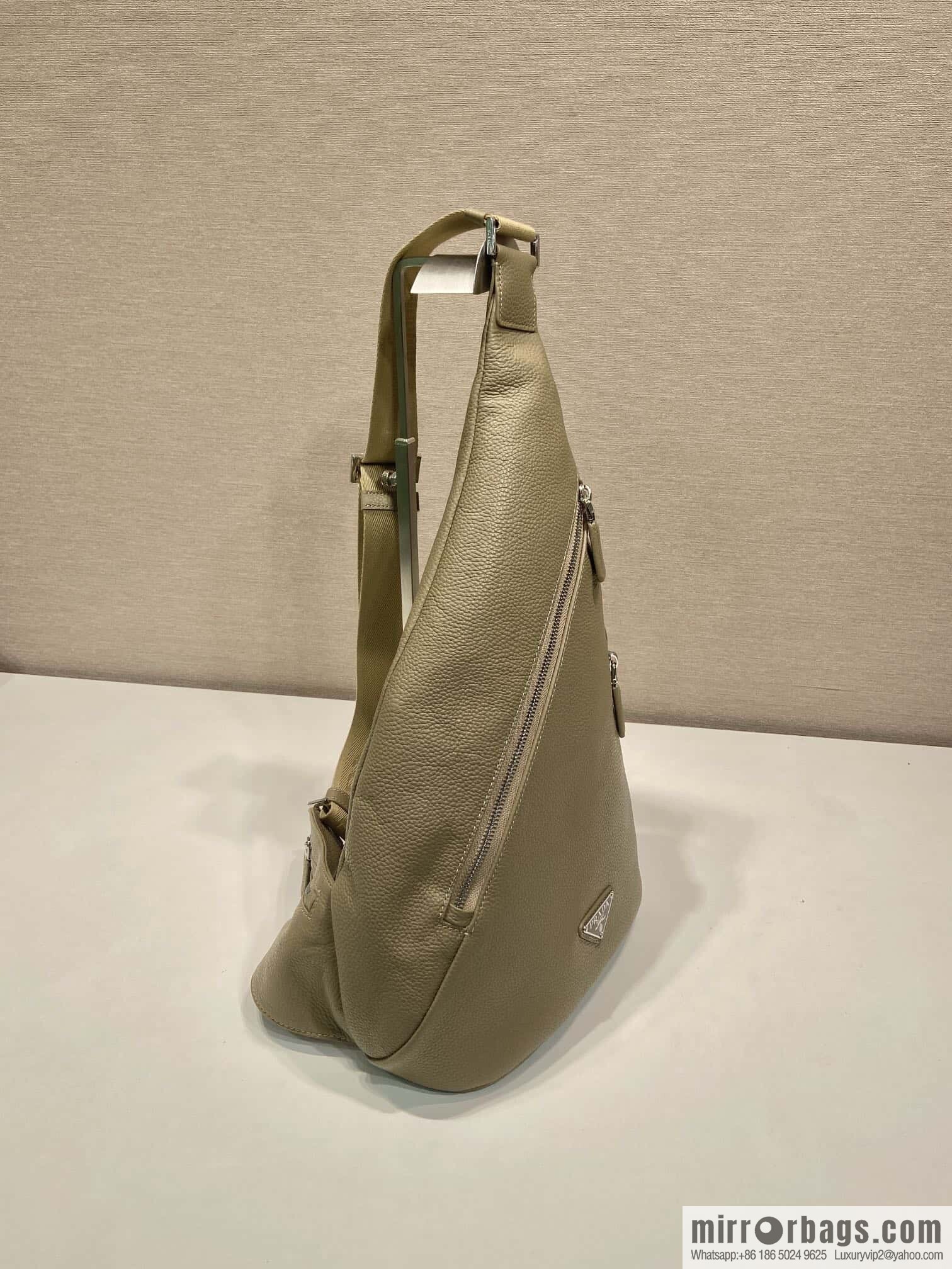 PRADA 🎉 new breast bag 🎉 2VZ092A full leather 🎉 gray