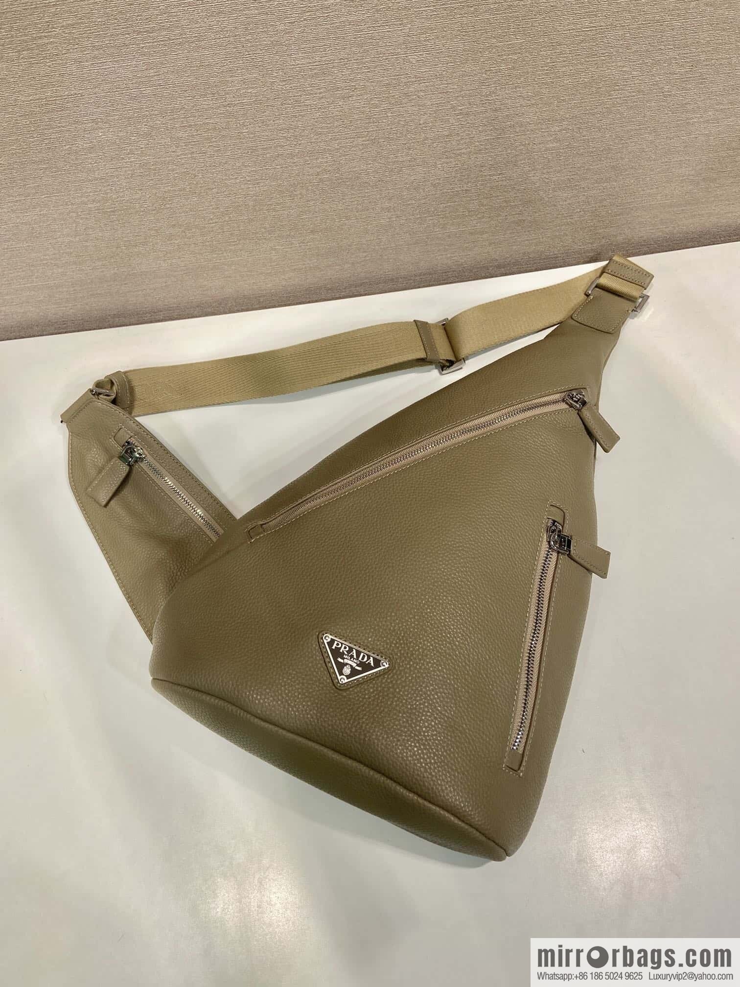PRADA 🎉 new breast bag 🎉 2VZ092A full leather 🎉 gray