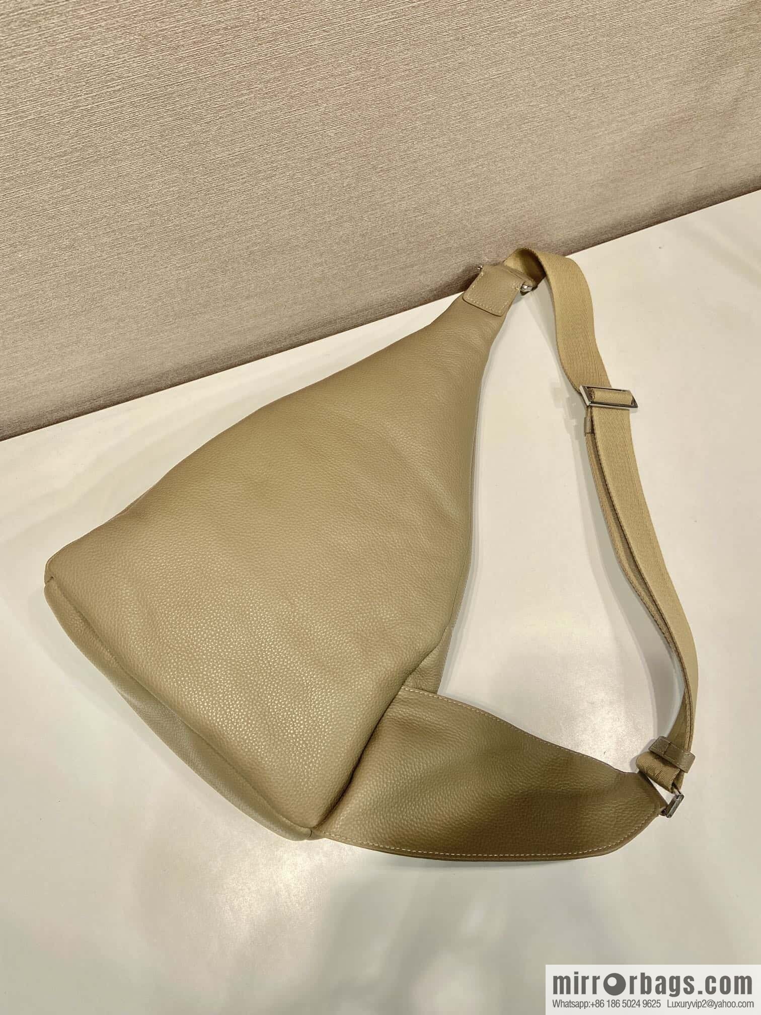 PRADA 🎉 new breast bag 🎉 2VZ092A full leather 🎉 gray