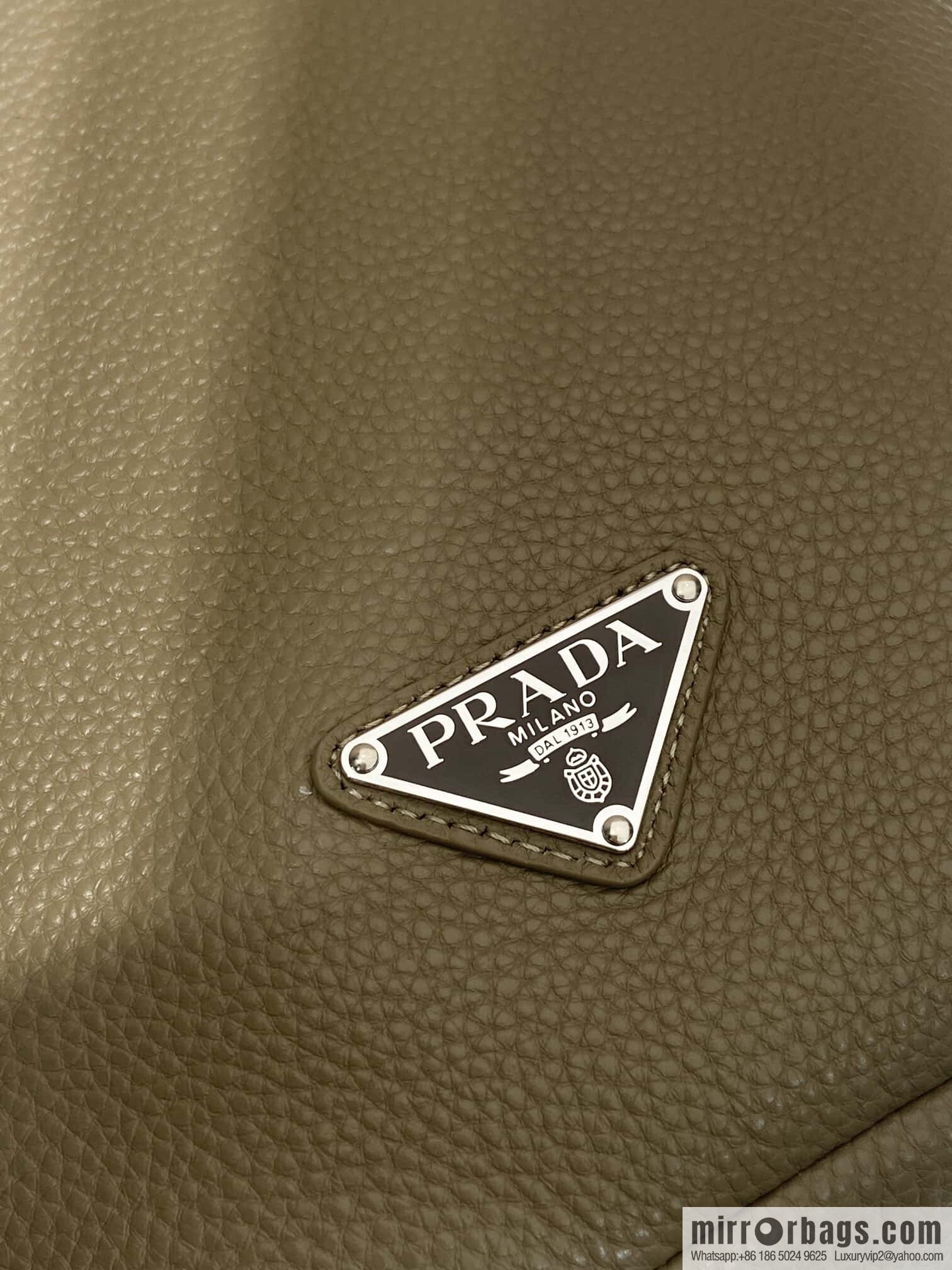 PRADA 🎉 new breast bag 🎉 2VZ092A full leather 🎉 gray
