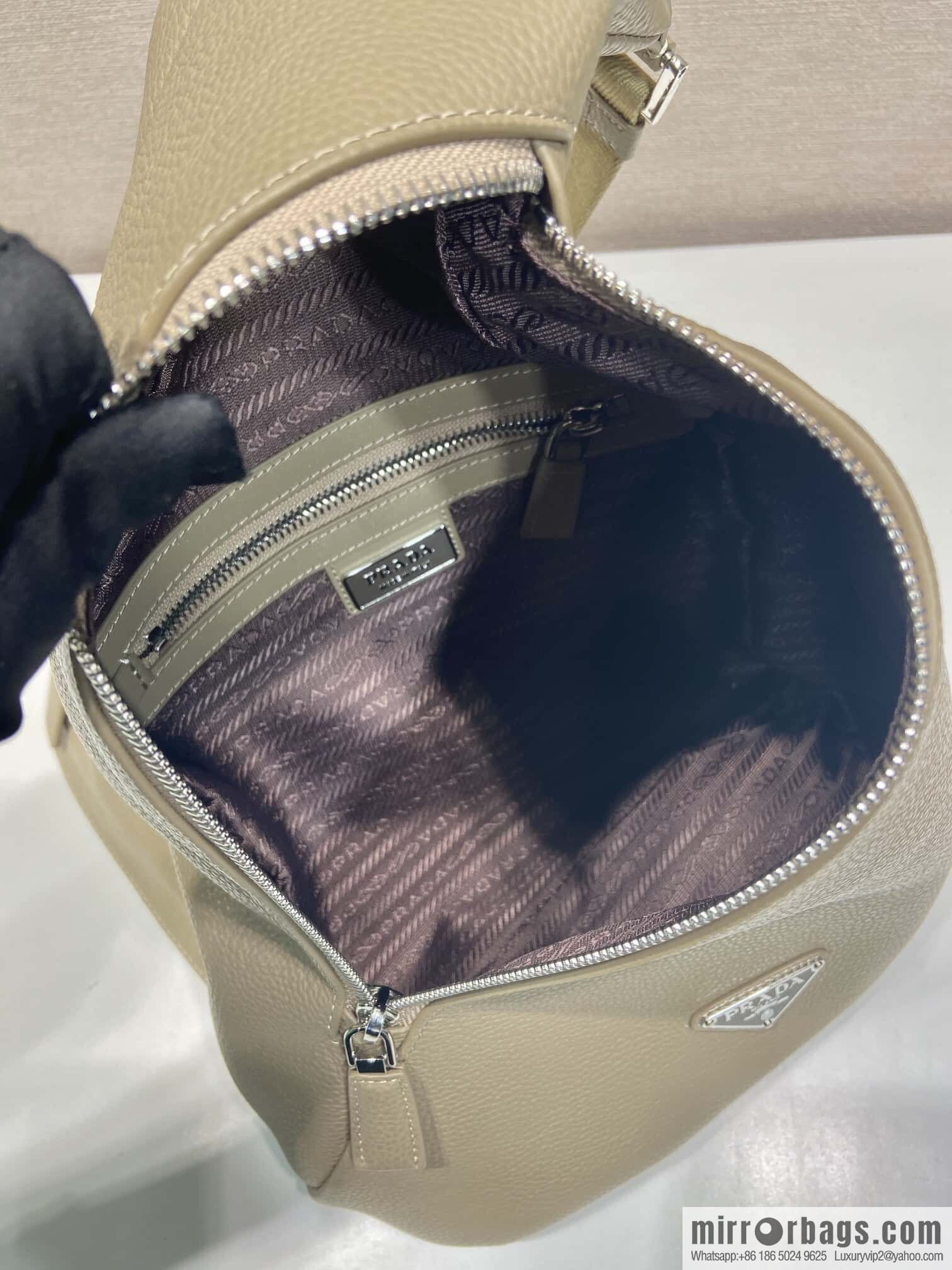 PRADA 🎉 new breast bag 🎉 2VZ092A full leather 🎉 gray