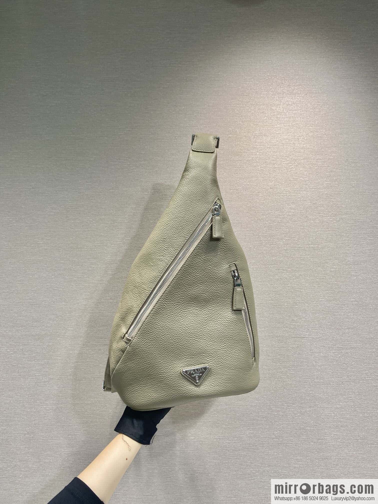 PRADA 🎉 new breast bag 🎉 2VZ092A full leather 🎉 gray