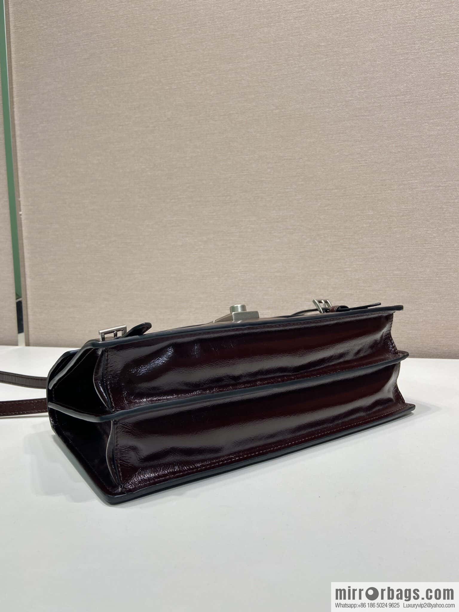 PRADA 🎉 new pen holder bag 🎉 1BN026 small 🎉🎉 burgundy