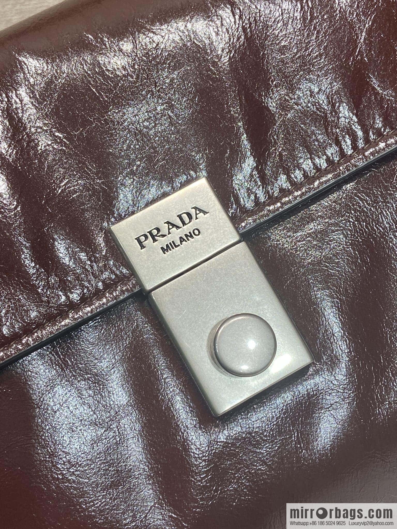 PRADA 🎉 new pen holder bag 🎉 1BN026 small 🎉🎉 burgundy