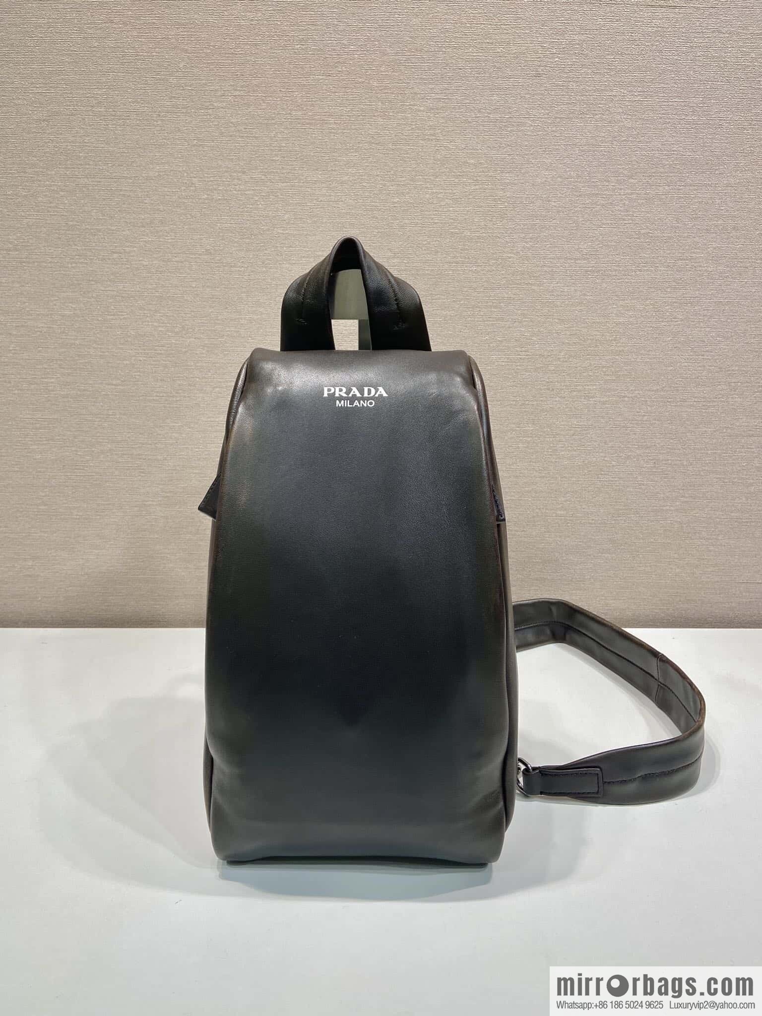 PRADA 🎉 new breast bag 🎉 2VZ114 imitation old leather🎉🎉