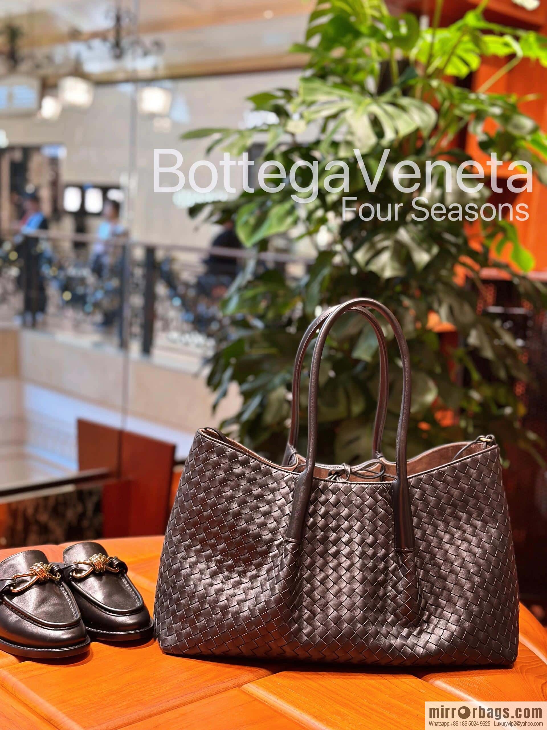 BV Large Pinacoteca Tote Bag 817166 Chocolate Brown