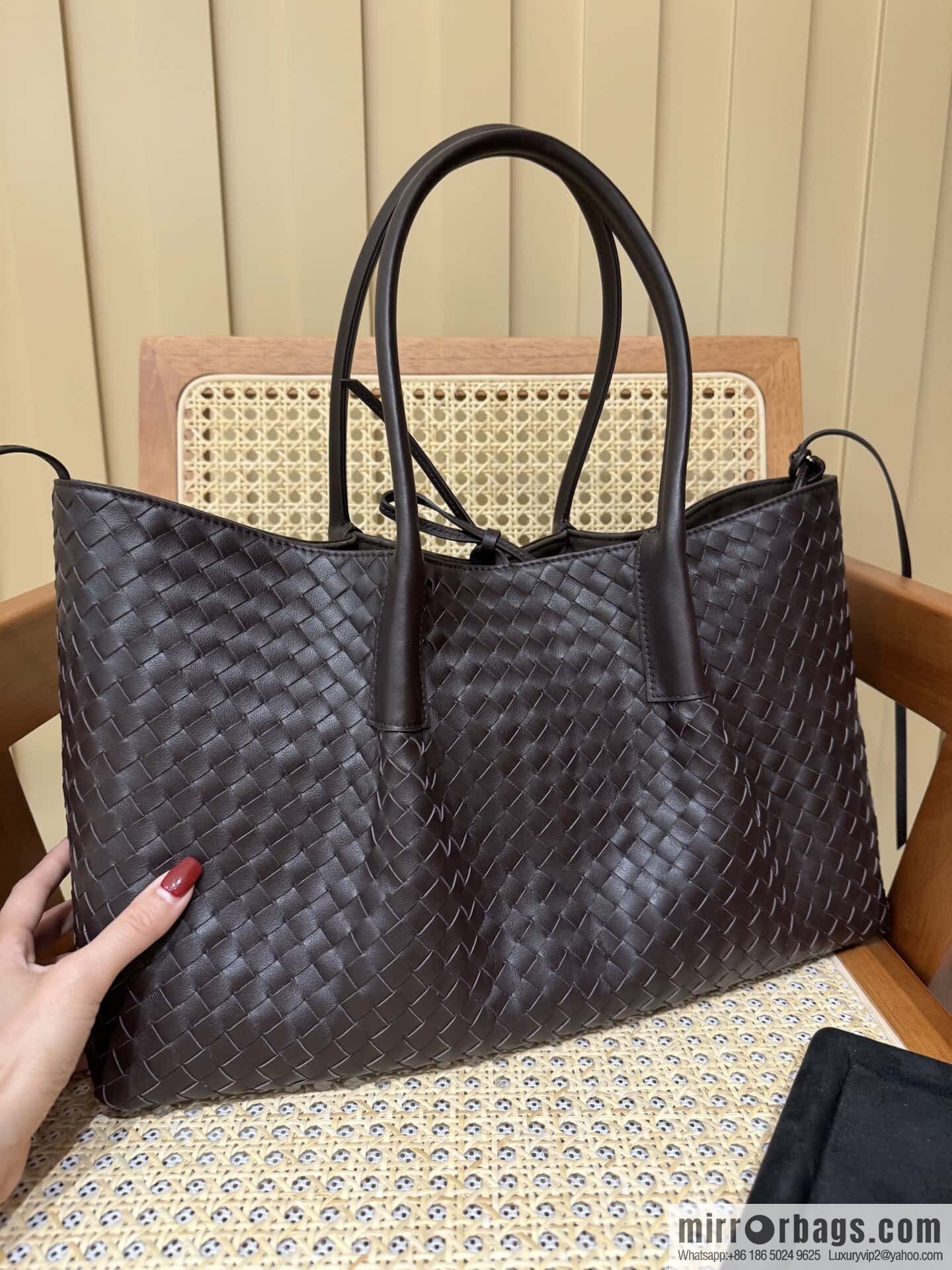 BV Large Pinacoteca Tote Bag 817166 Chocolate Brown