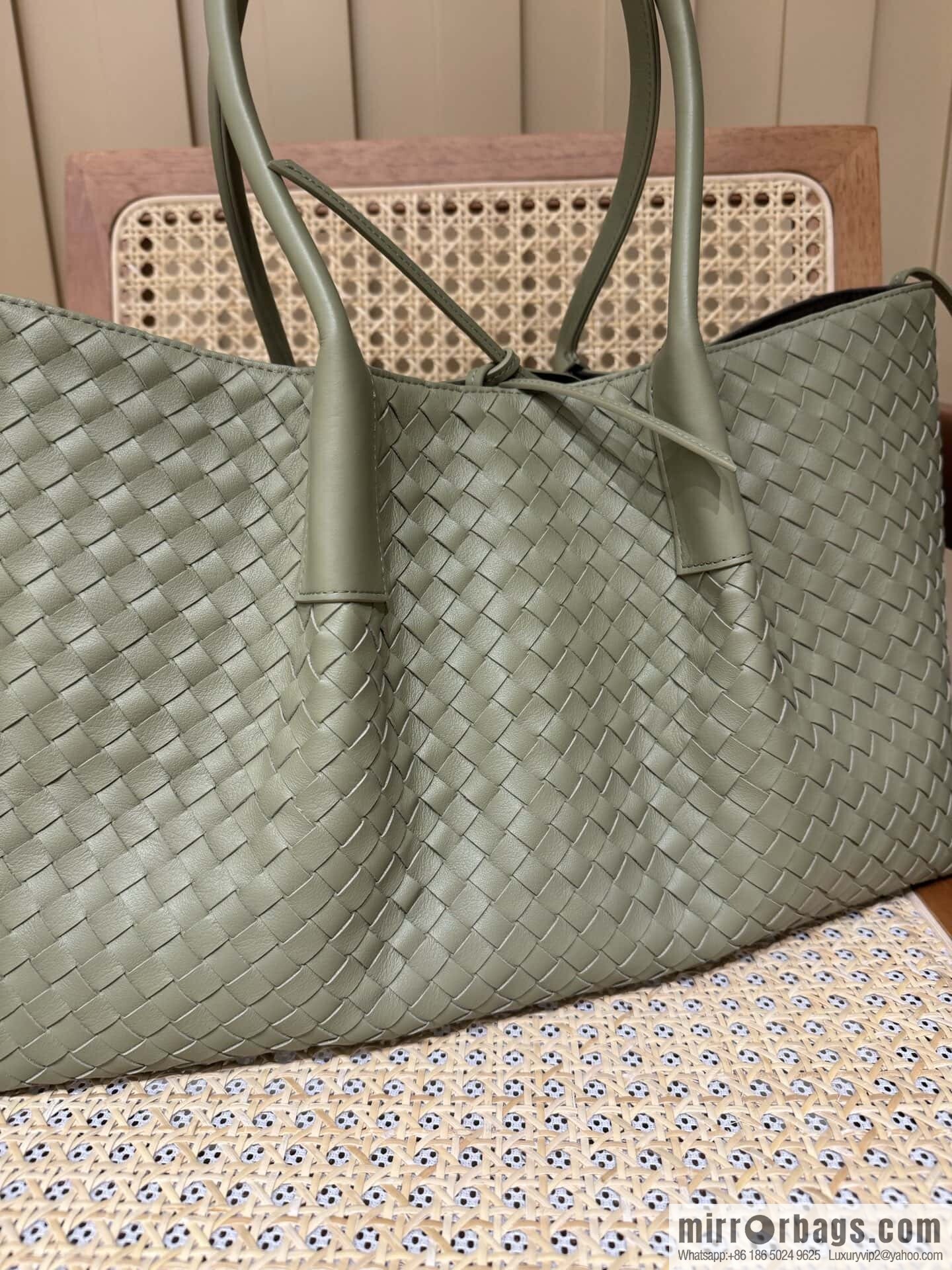 BV Large Pinacoteca Tote Bag 817166 Travertine Green