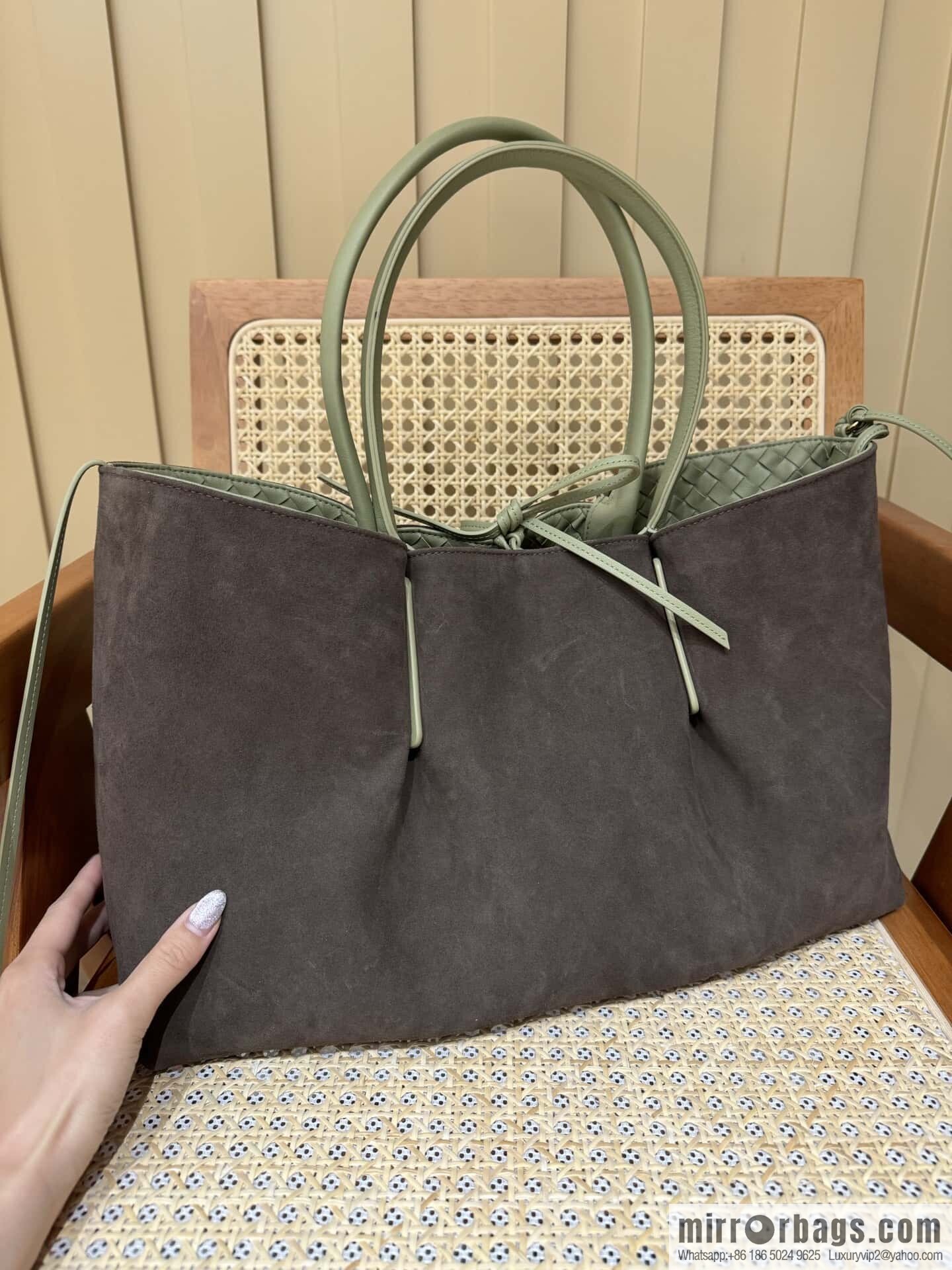 BV Large Pinacoteca Tote Bag 817166 Travertine Green