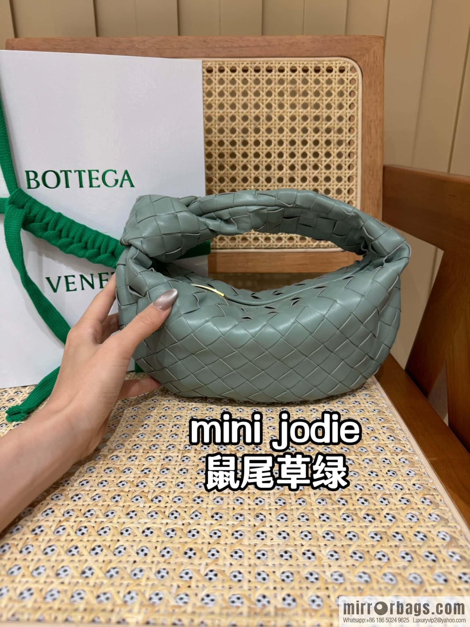 BV MINI JODIE 651876 Sage Green