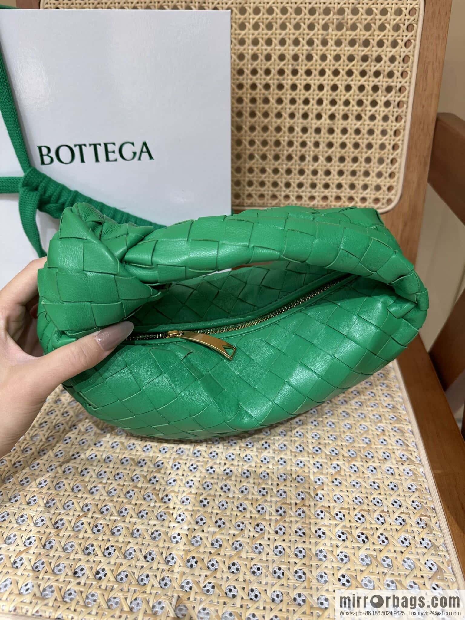 BV MINI JODIE 651876 Parrot Green