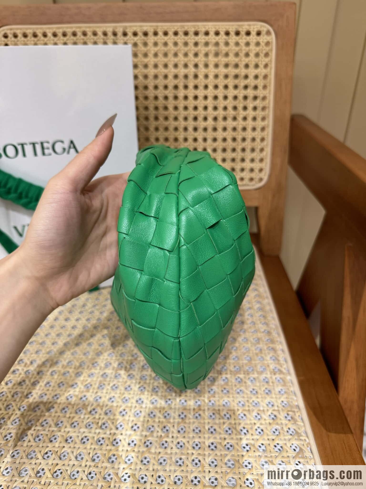 BV MINI JODIE 651876 Parrot Green