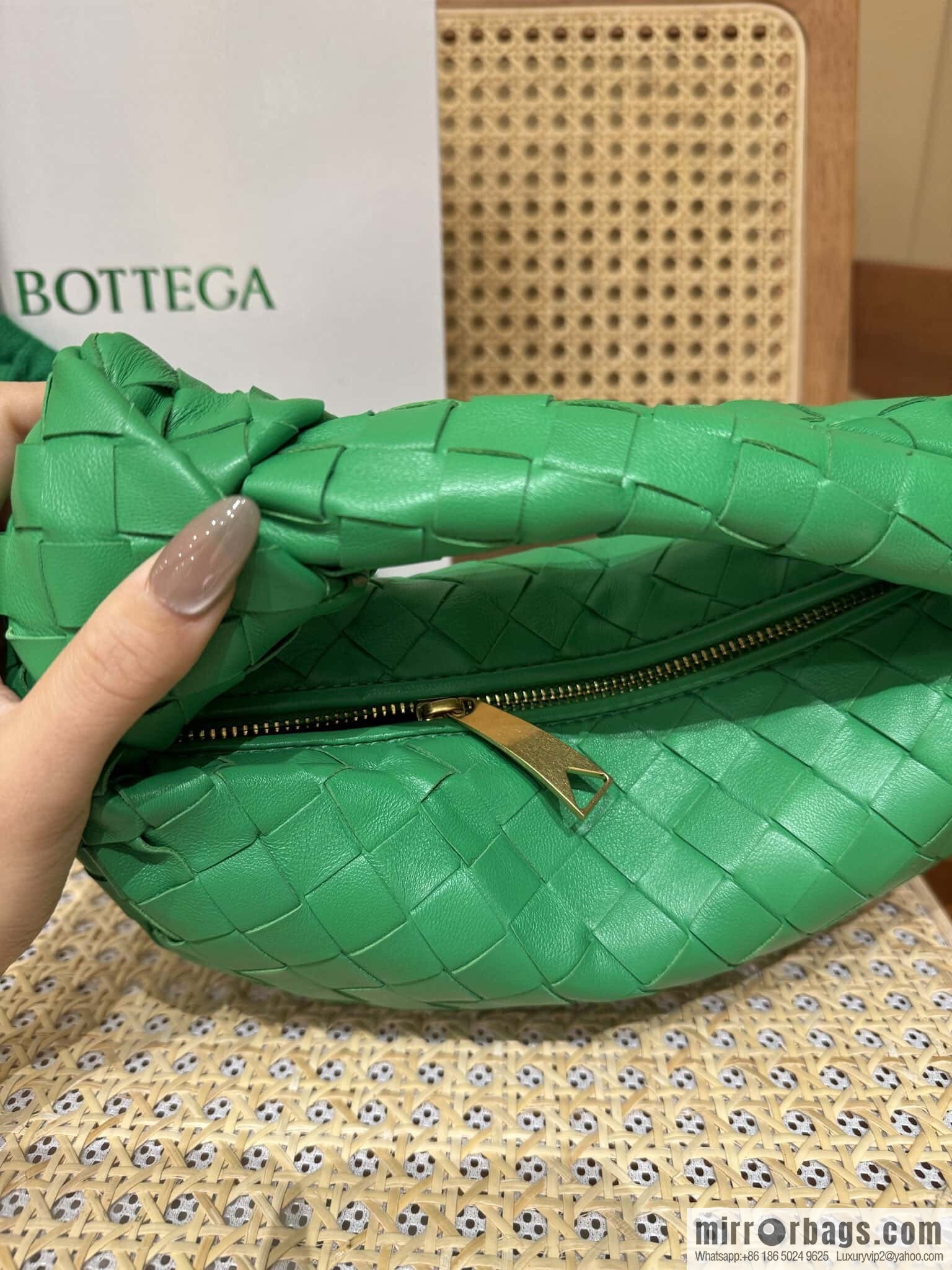 BV MINI JODIE 651876 Parrot Green