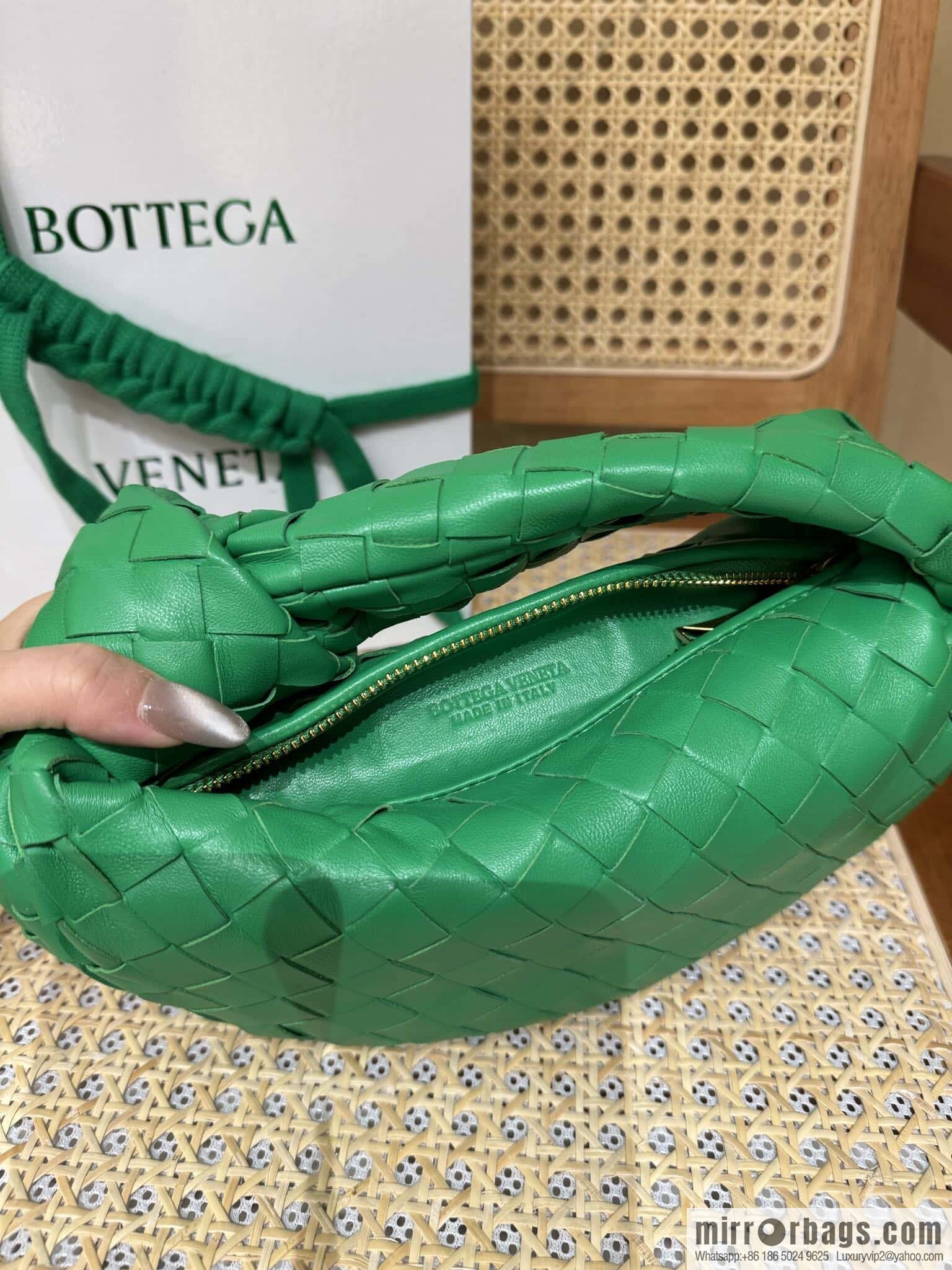BV MINI JODIE 651876 Parrot Green