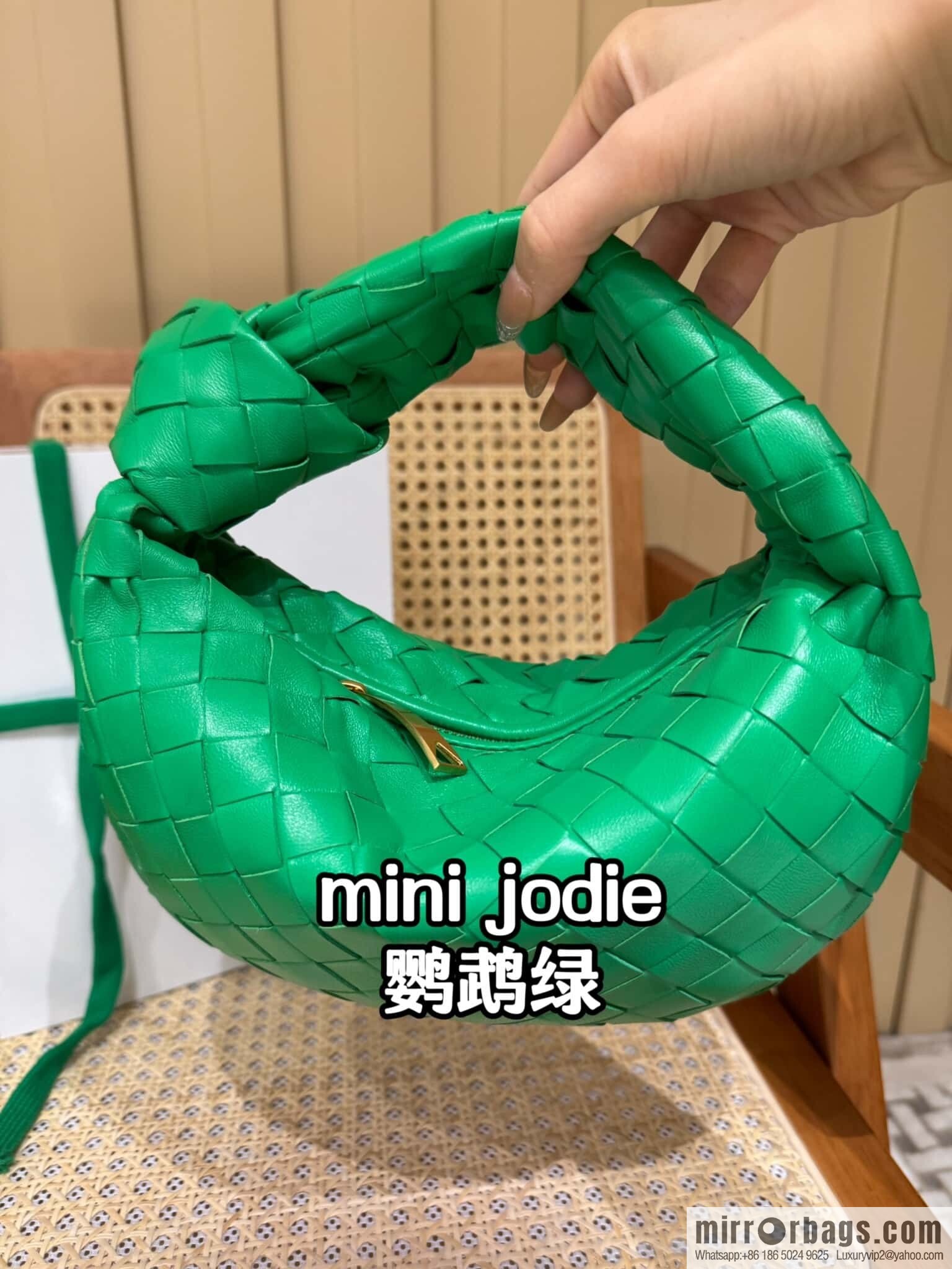 BV MINI JODIE 651876 Parrot Green