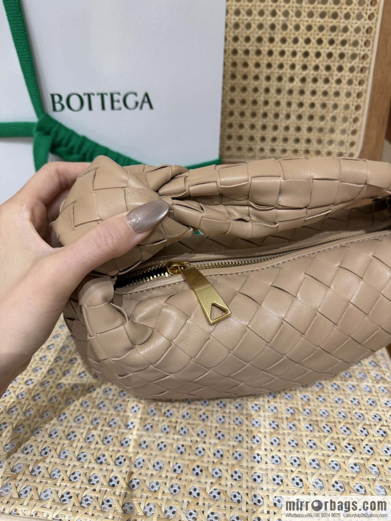 BV MINI JODIE 651876 Naked pink