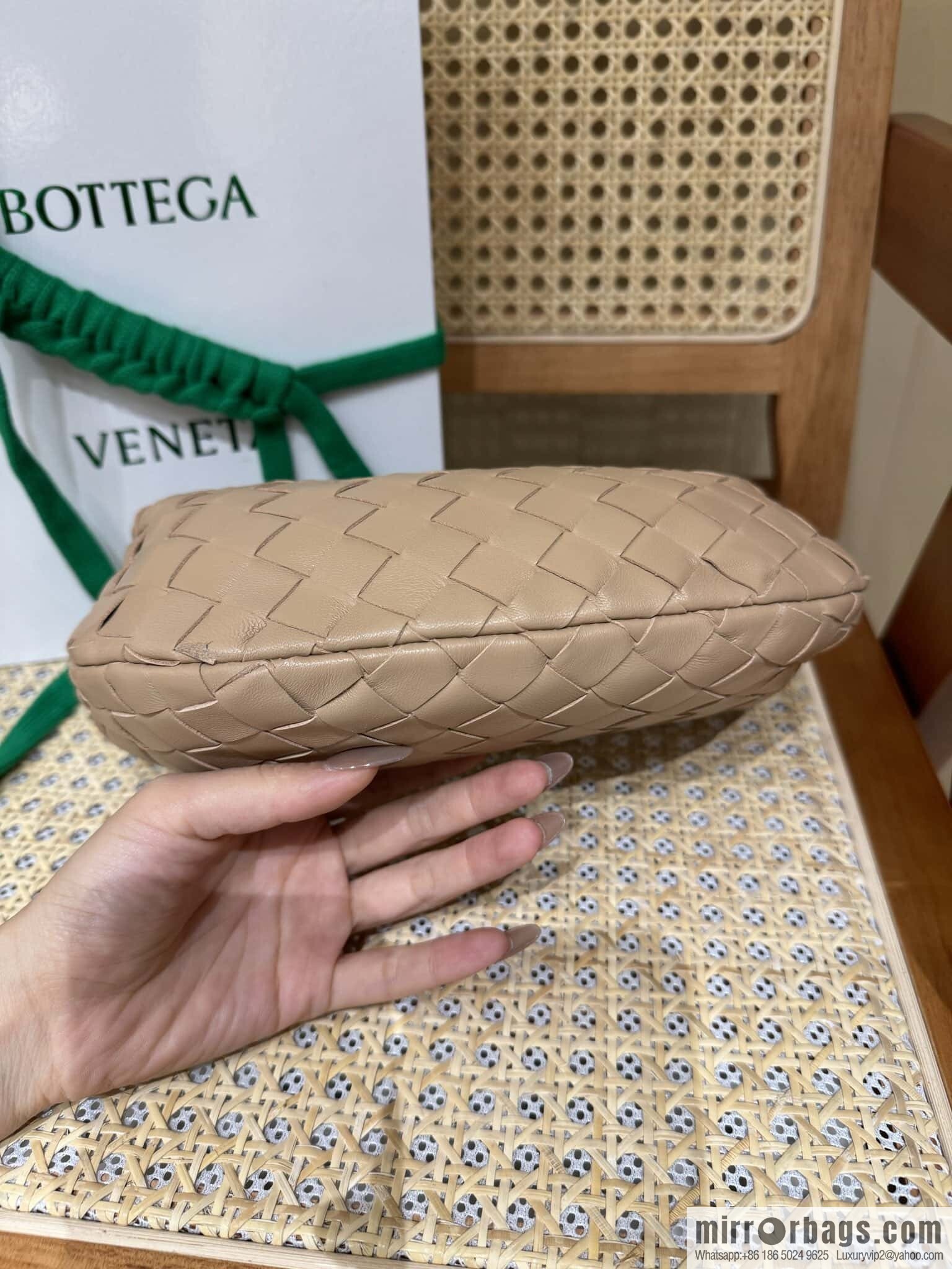 BV MINI JODIE 651876 Naked pink