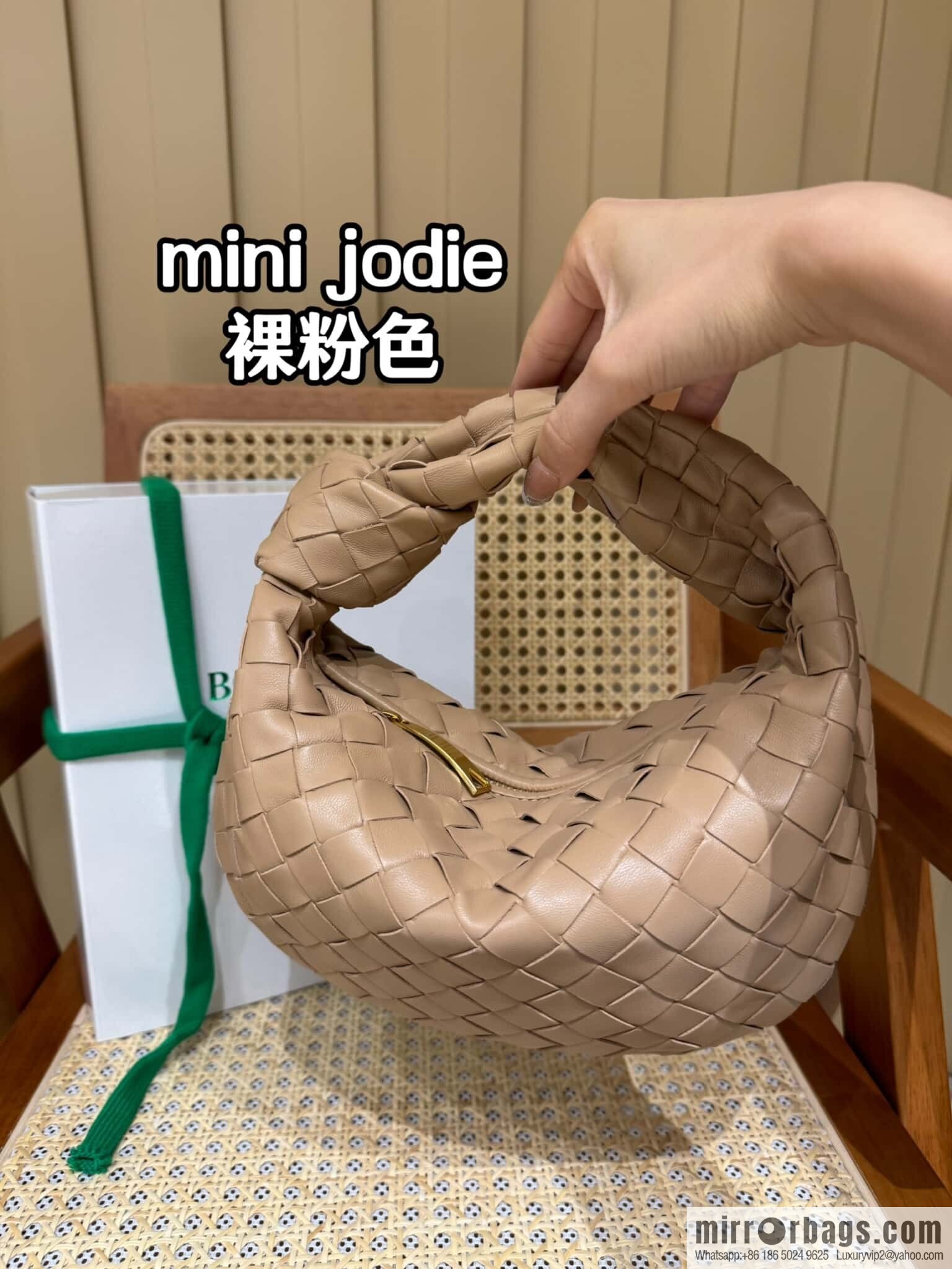 BV MINI JODIE 651876 Naked pink