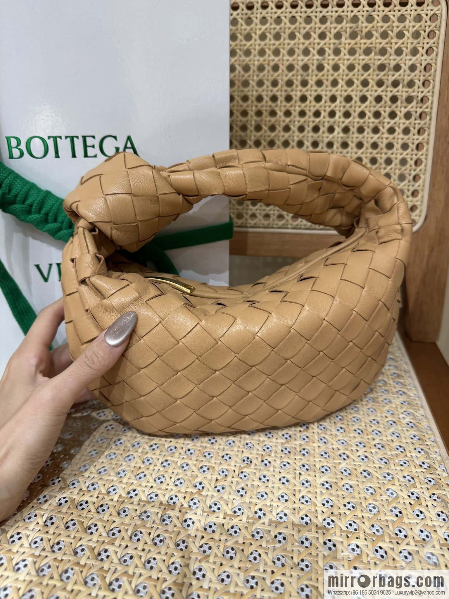 BV MINI JODIE 651876 almond