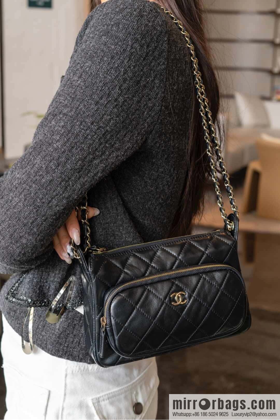 𝐂𝐡𝐚𝐧𝐞𝐥 𝟐𝟓𝐜 early spring new models, camera bag, black gold 🥂 AP4349