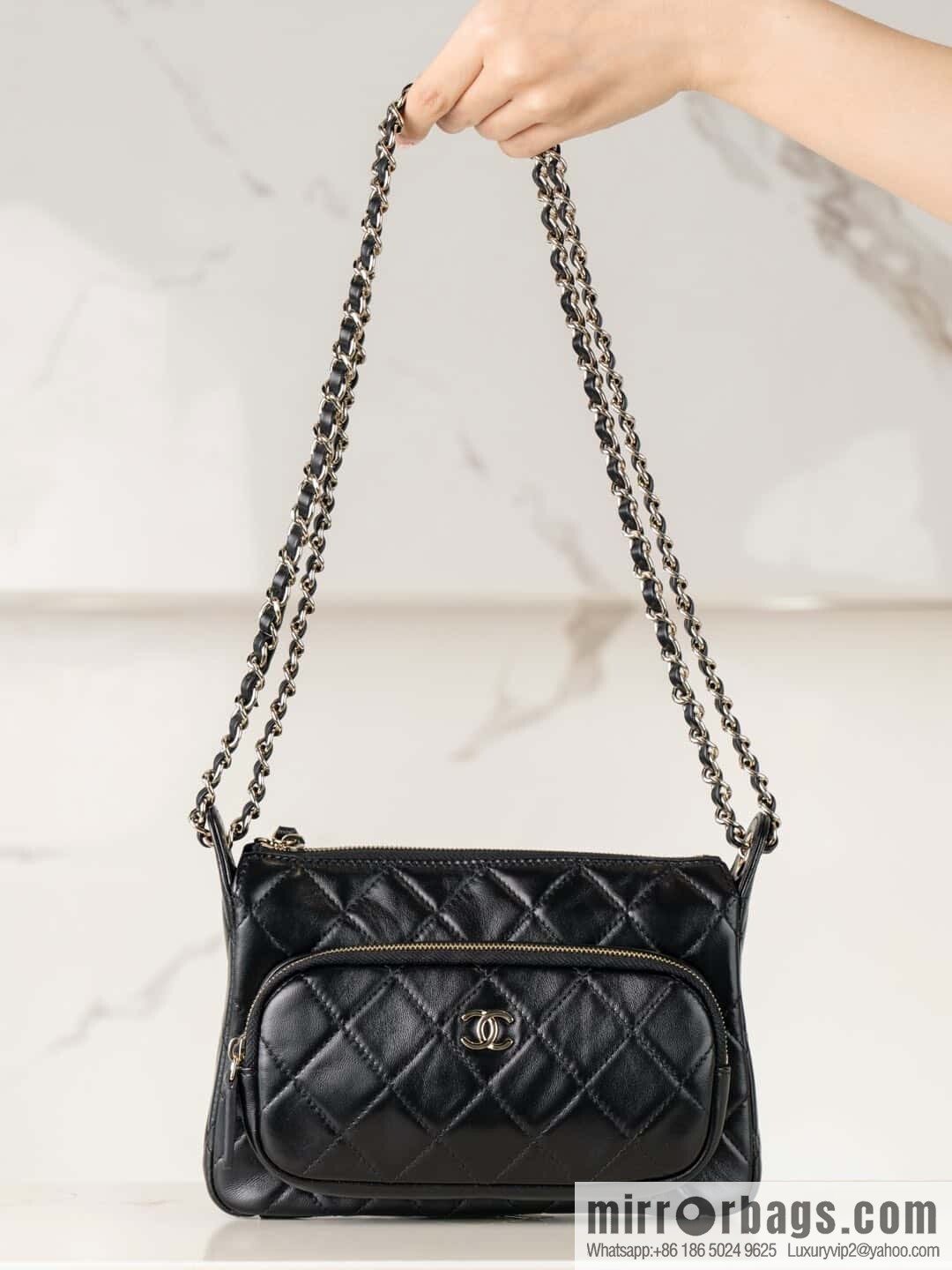 𝐂𝐡𝐚𝐧𝐞𝐥 𝟐𝟓𝐜 early spring new models, camera bag, black gold 🥂 AP4349