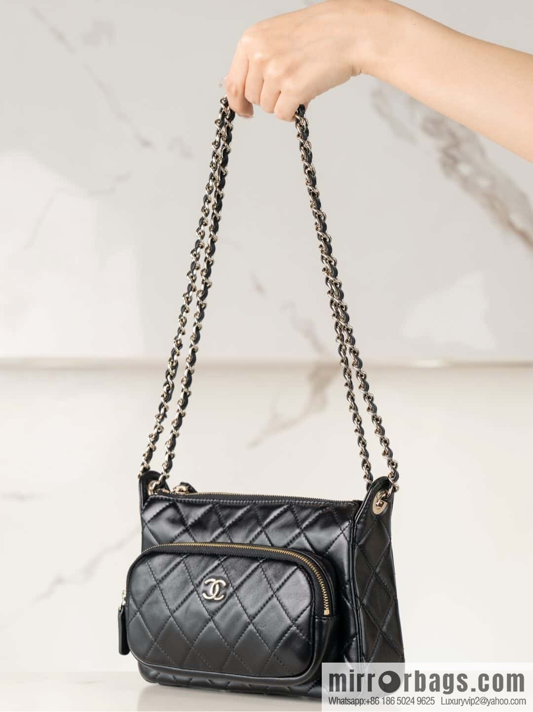 𝐂𝐡𝐚𝐧𝐞𝐥 𝟐𝟓𝐜 early spring new models, camera bag, black gold 🥂 AP4349