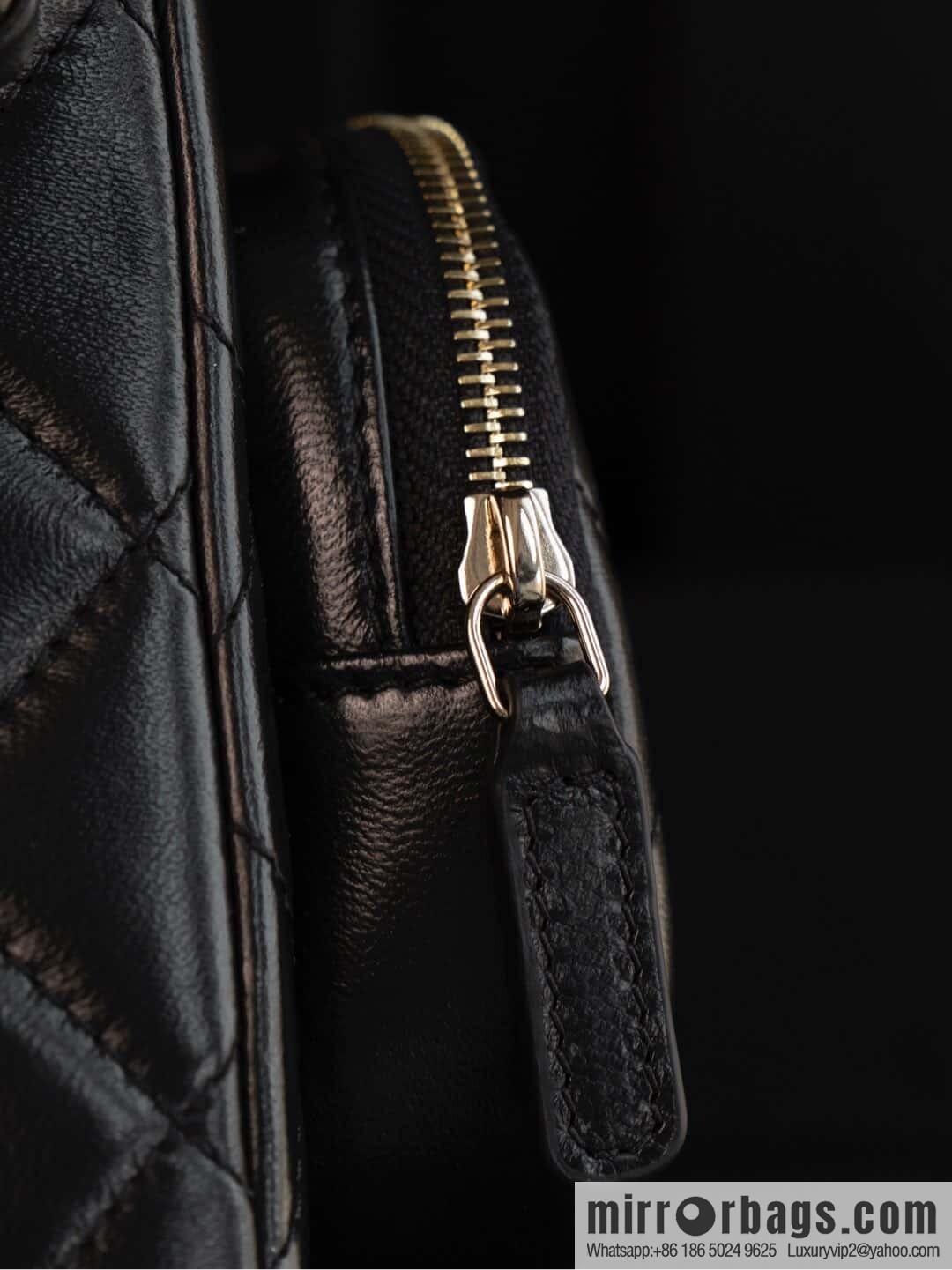 𝐂𝐡𝐚𝐧𝐞𝐥 𝟐𝟓𝐜 early spring new models, camera bag, black gold 🥂 AP4349