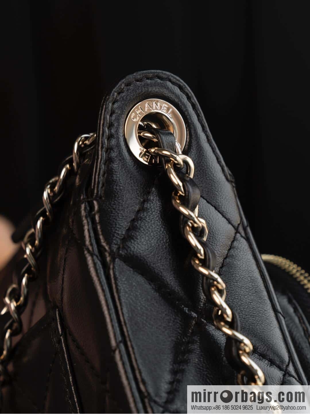 𝐂𝐡𝐚𝐧𝐞𝐥 𝟐𝟓𝐜 early spring new models, camera bag, black gold 🥂 AP4349