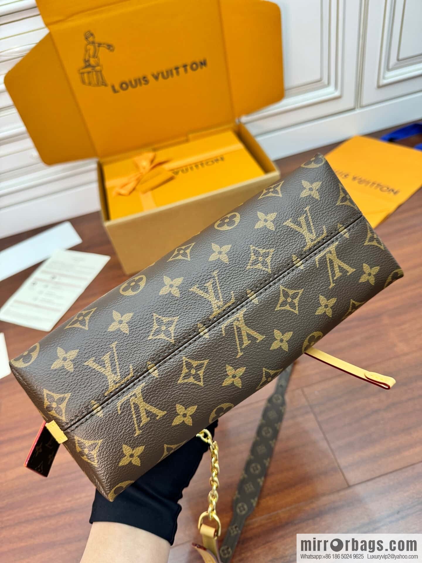 LV M13014 CarryAll BB