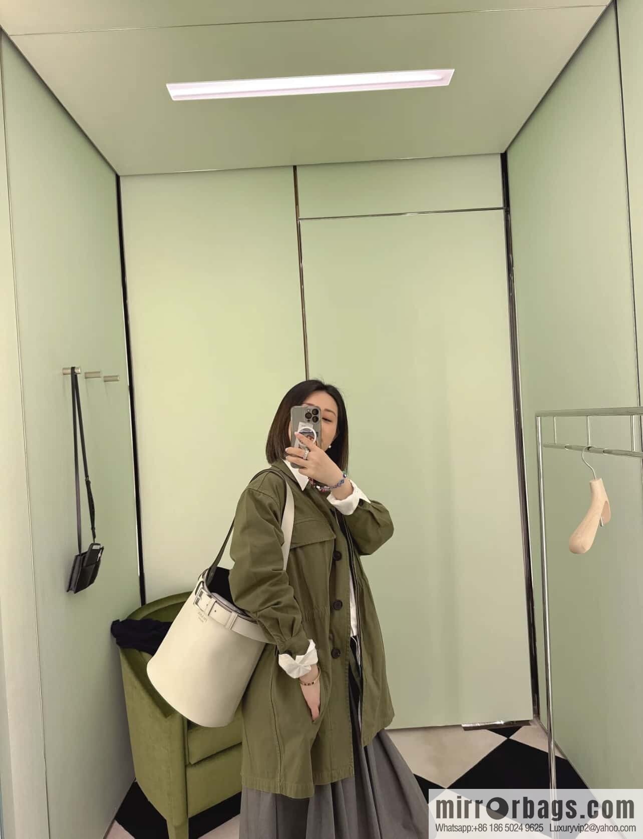 PRADA ๐ new bucket bag ๐ 1BE085 ๐๐ white