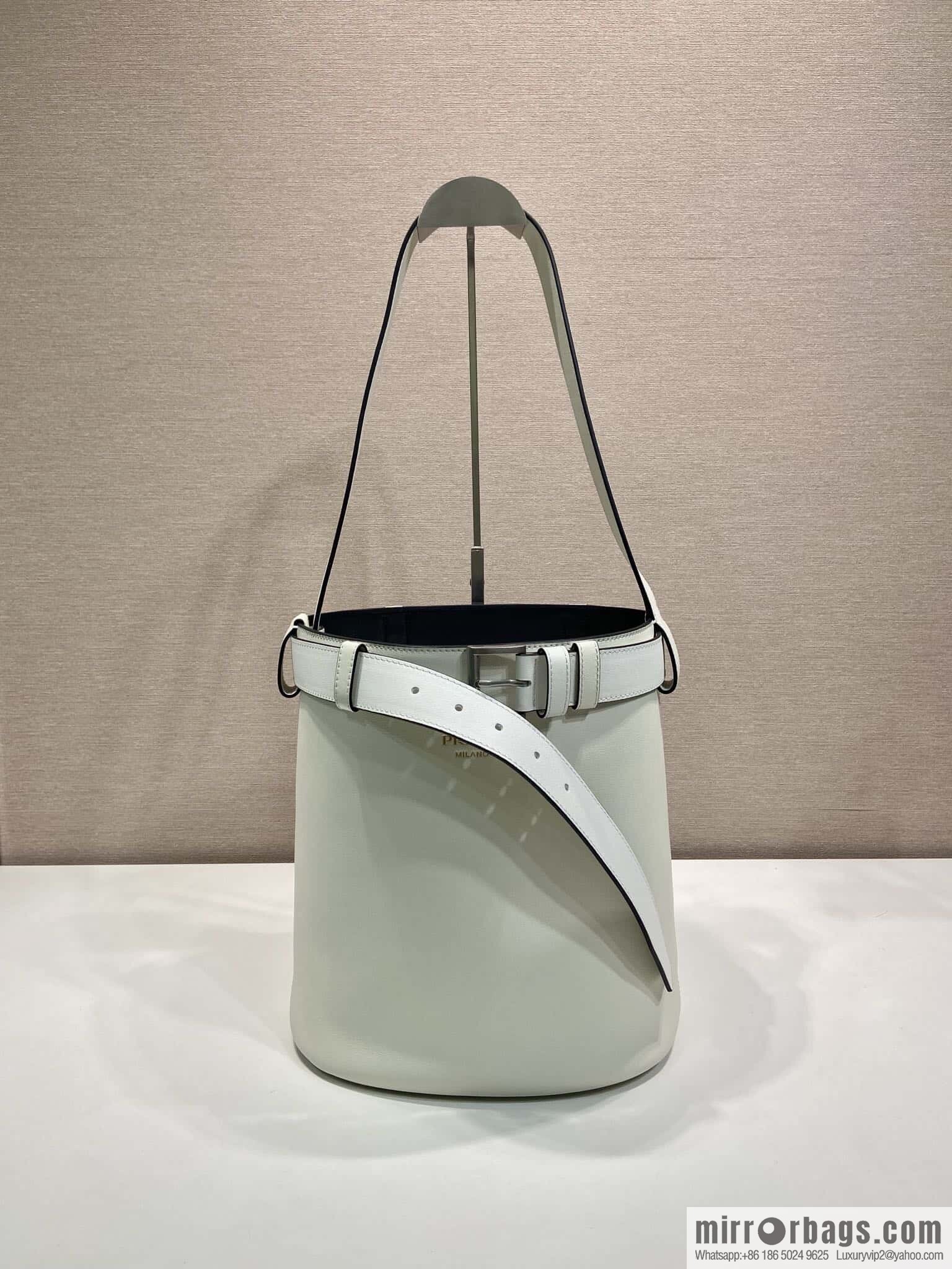 PRADA ๐ new bucket bag ๐ 1BE085 ๐๐ white