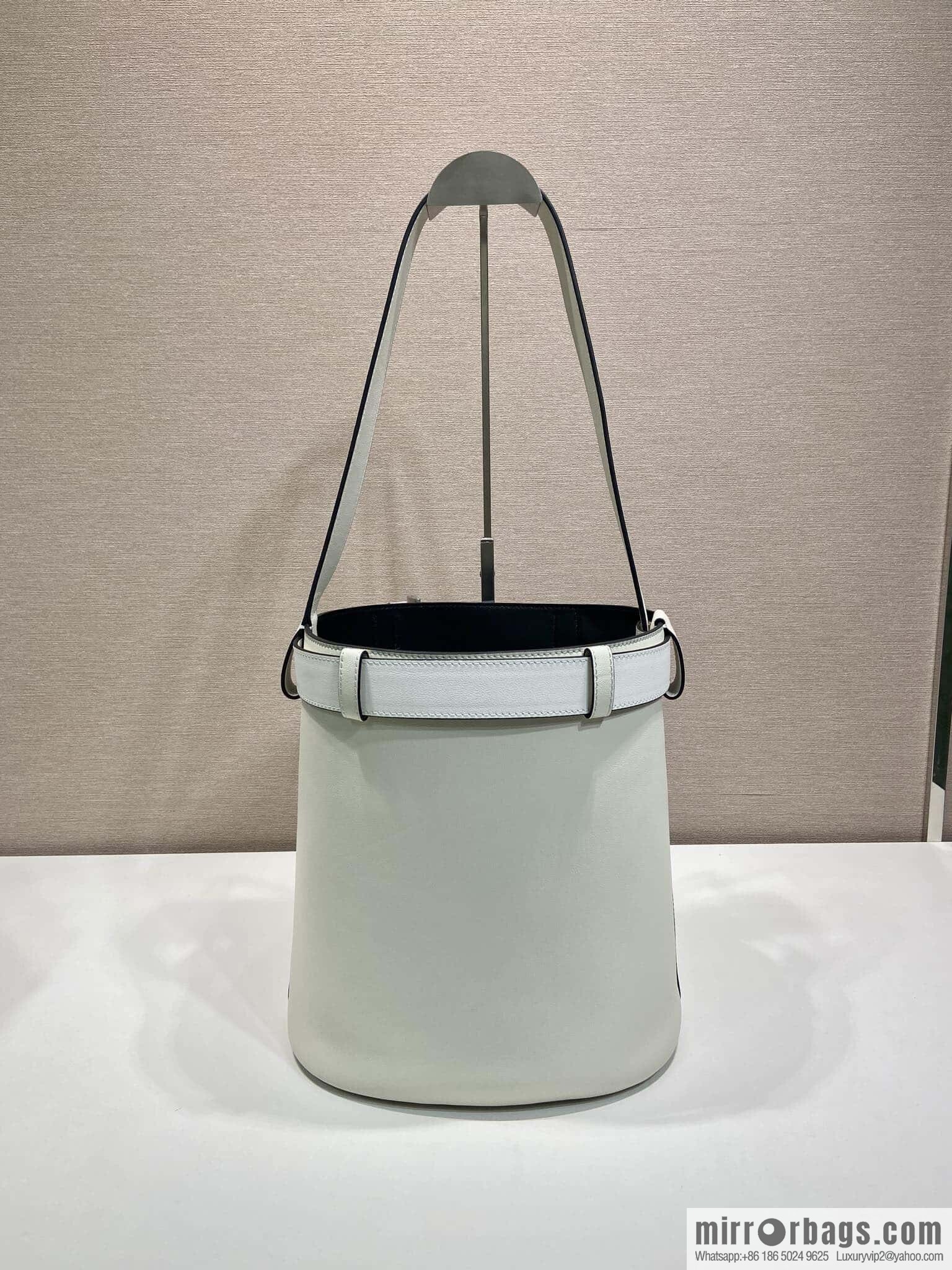 PRADA ๐ new bucket bag ๐ 1BE085 ๐๐ white