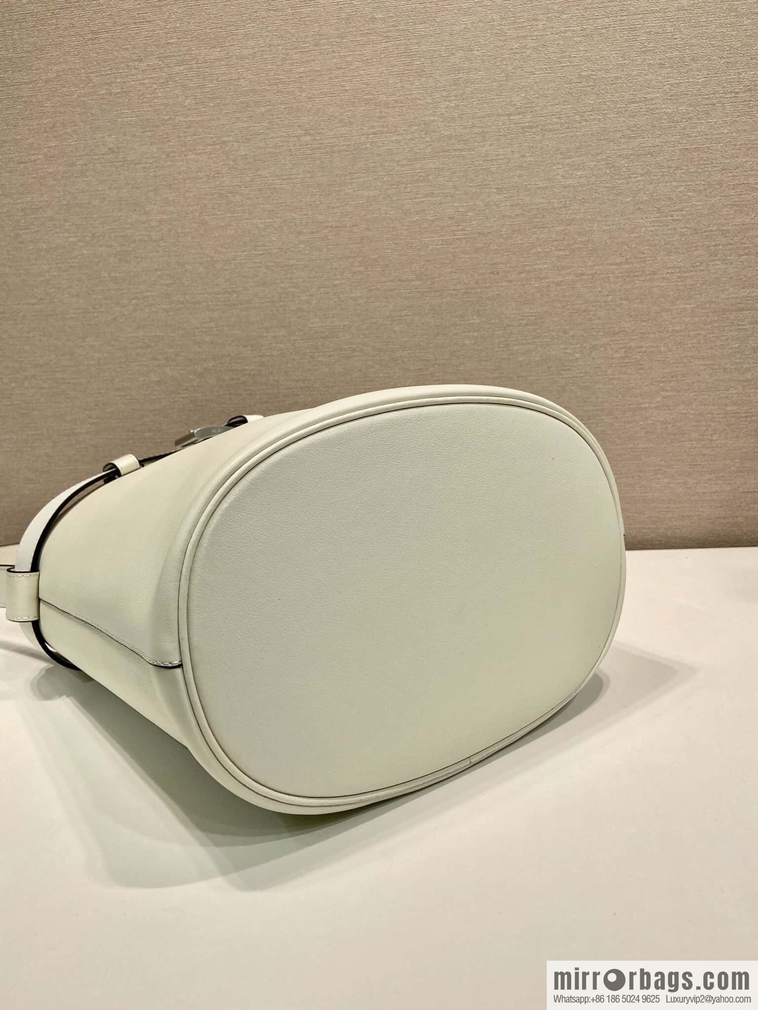 PRADA ๐ new bucket bag ๐ 1BE085 ๐๐ white